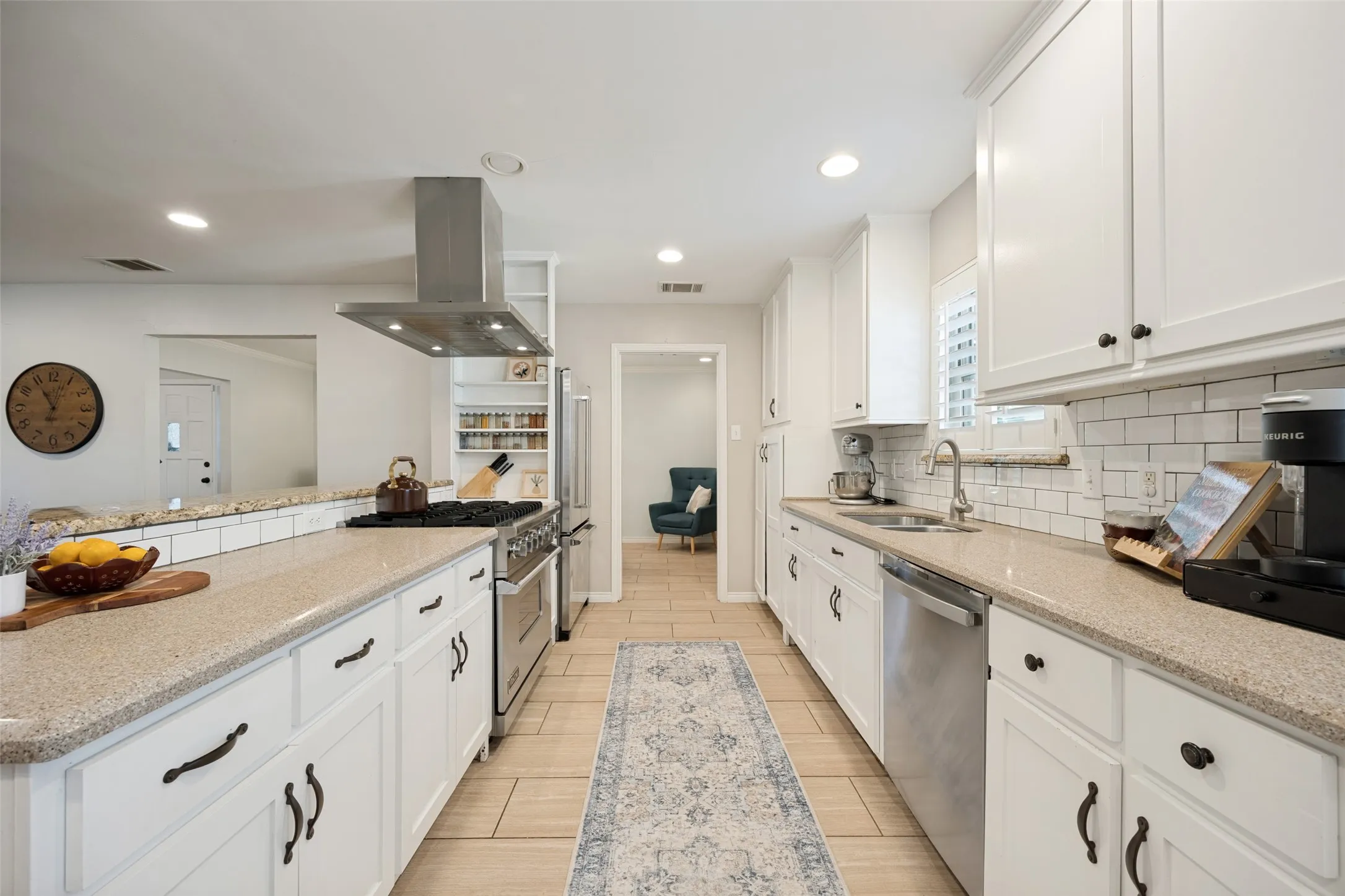 Single Family Residence For Sale in Dallas County , 912 Vinecrest Lane, Richardson, Texas 75080, 4 Bedroom, 2 Bathroom, 2 Garage spaces, 1,932 Sqft, built in 1969, mls#21370297, Real Estate Agent in Richardson, Homes For Sale in Dallas county, Homes For Sale in Richardson, Realtor in Richardson Texas, Real Estate Brokerage Independent Realty Texas, Luminita Cordes Realtor