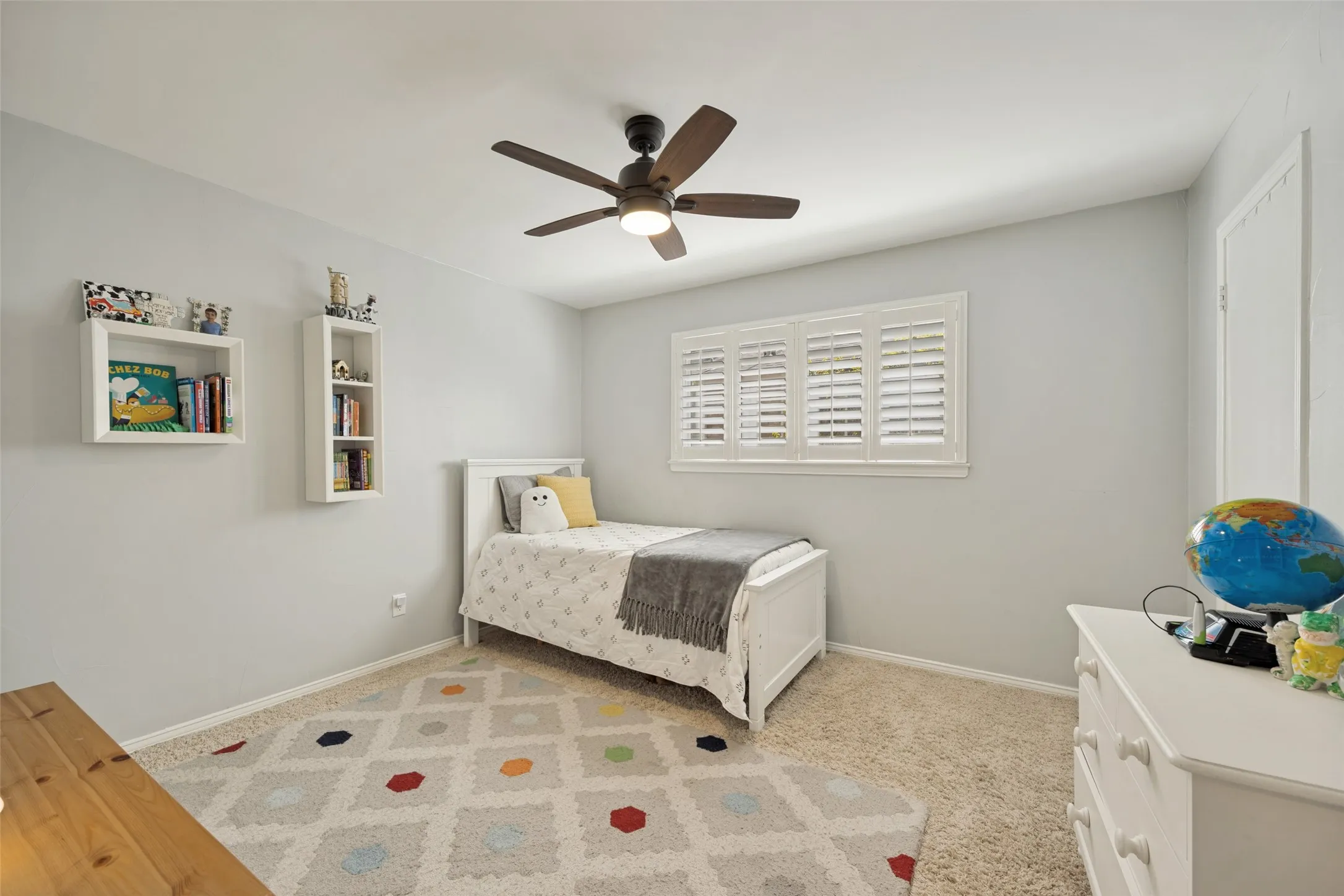 Single Family Residence For Sale in Dallas County , 912 Vinecrest Lane, Richardson, Texas 75080, 4 Bedroom, 2 Bathroom, 2 Garage spaces, 1,932 Sqft, built in 1969, mls#21370297, Real Estate Agent in Richardson, Homes For Sale in Dallas county, Homes For Sale in Richardson, Realtor in Richardson Texas, Real Estate Brokerage Independent Realty Texas, Luminita Cordes Realtor