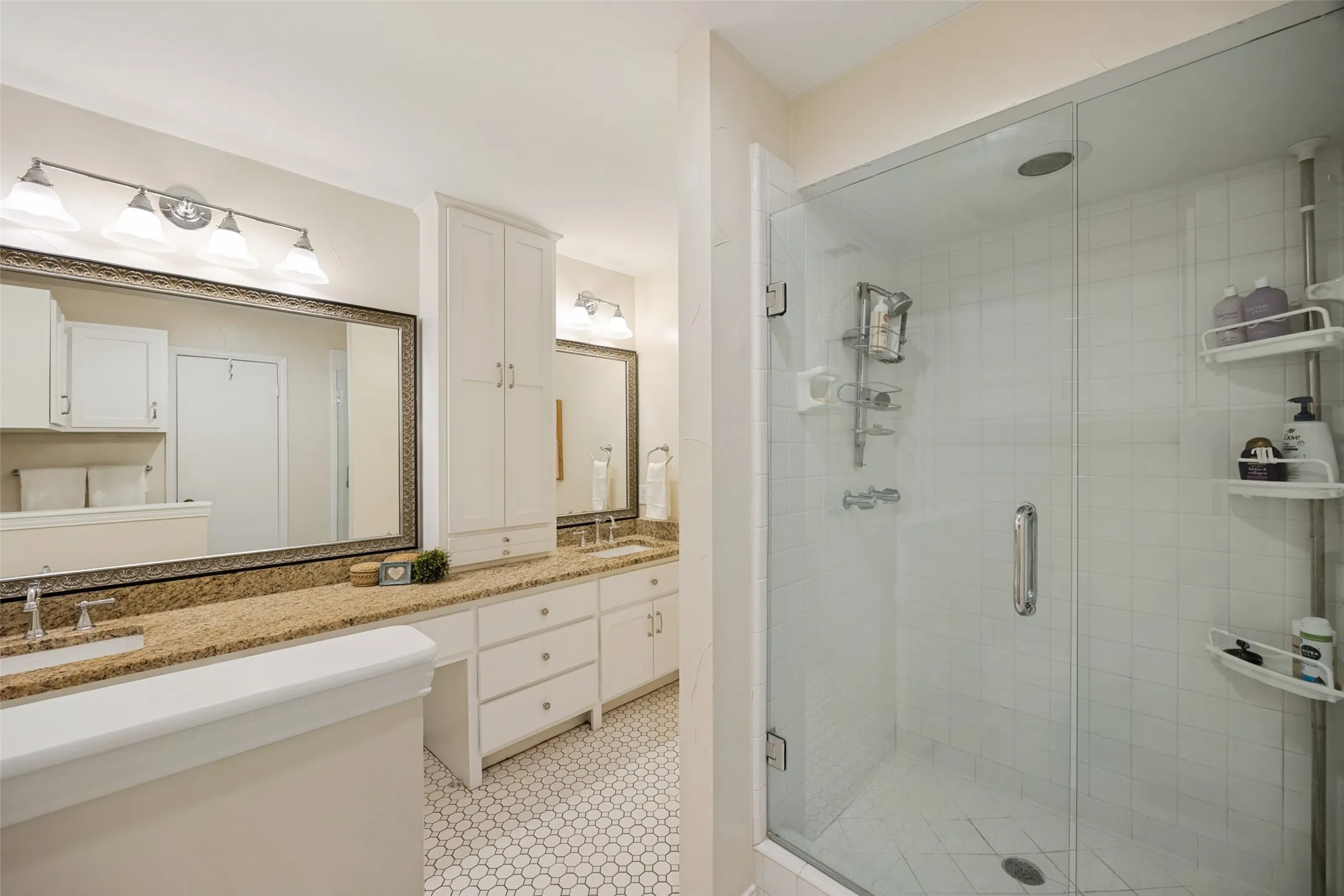 Single Family Residence For Sale in Dallas County , 912 Vinecrest Lane, Richardson, Texas 75080, 4 Bedroom, 2 Bathroom, 2 Garage spaces, 1,932 Sqft, built in 1969, mls#21370297, Real Estate Agent in Richardson, Homes For Sale in Dallas county, Homes For Sale in Richardson, Realtor in Richardson Texas, Real Estate Brokerage Independent Realty Texas, Luminita Cordes Realtor