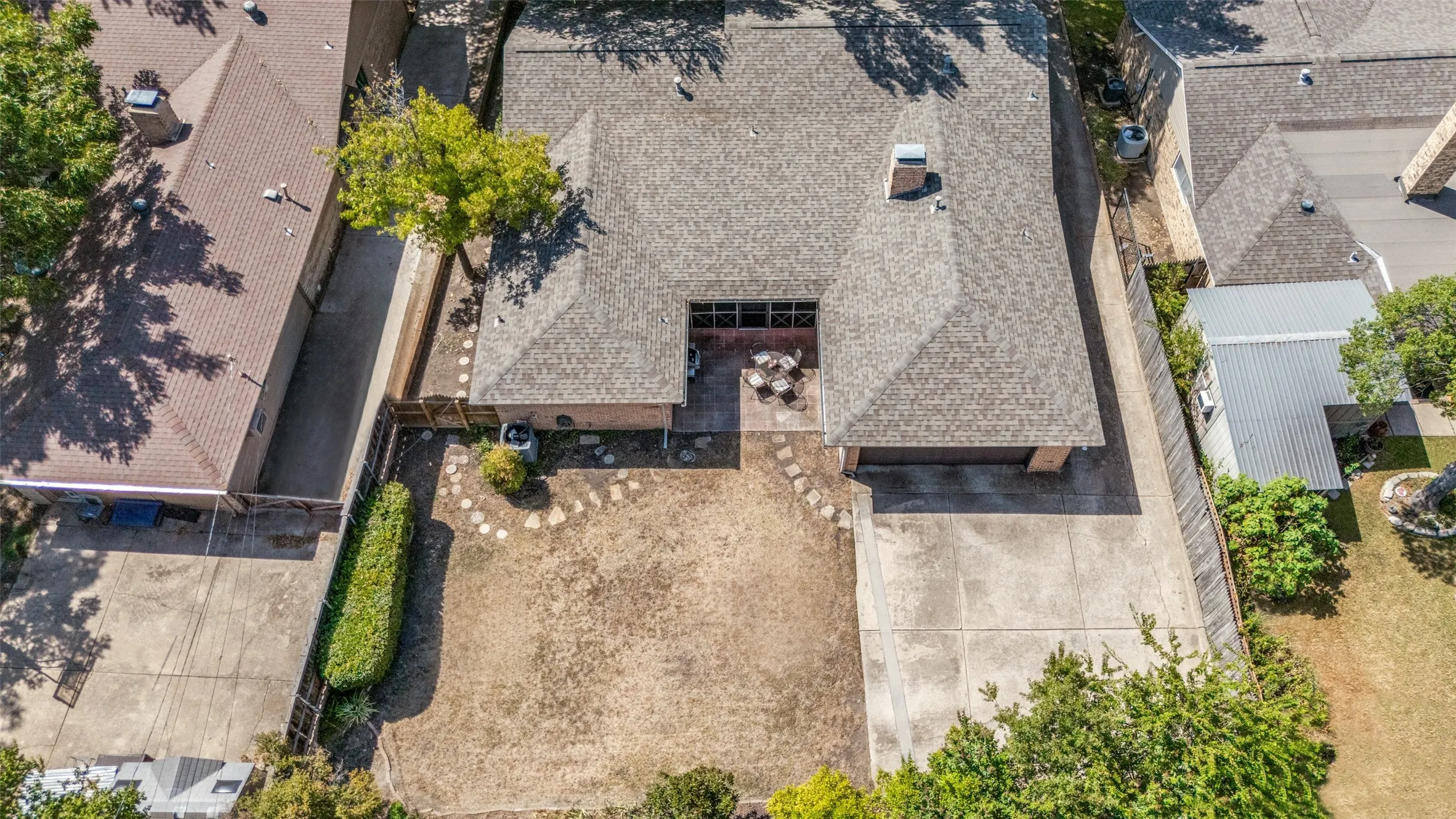 Single Family Residence For Sale in Dallas County , 912 Vinecrest Lane, Richardson, Texas 75080, 4 Bedroom, 2 Bathroom, 2 Garage spaces, 1,932 Sqft, built in 1969, mls#21370297, Real Estate Agent in Richardson, Homes For Sale in Dallas county, Homes For Sale in Richardson, Realtor in Richardson Texas, Real Estate Brokerage Independent Realty Texas, Luminita Cordes Realtor