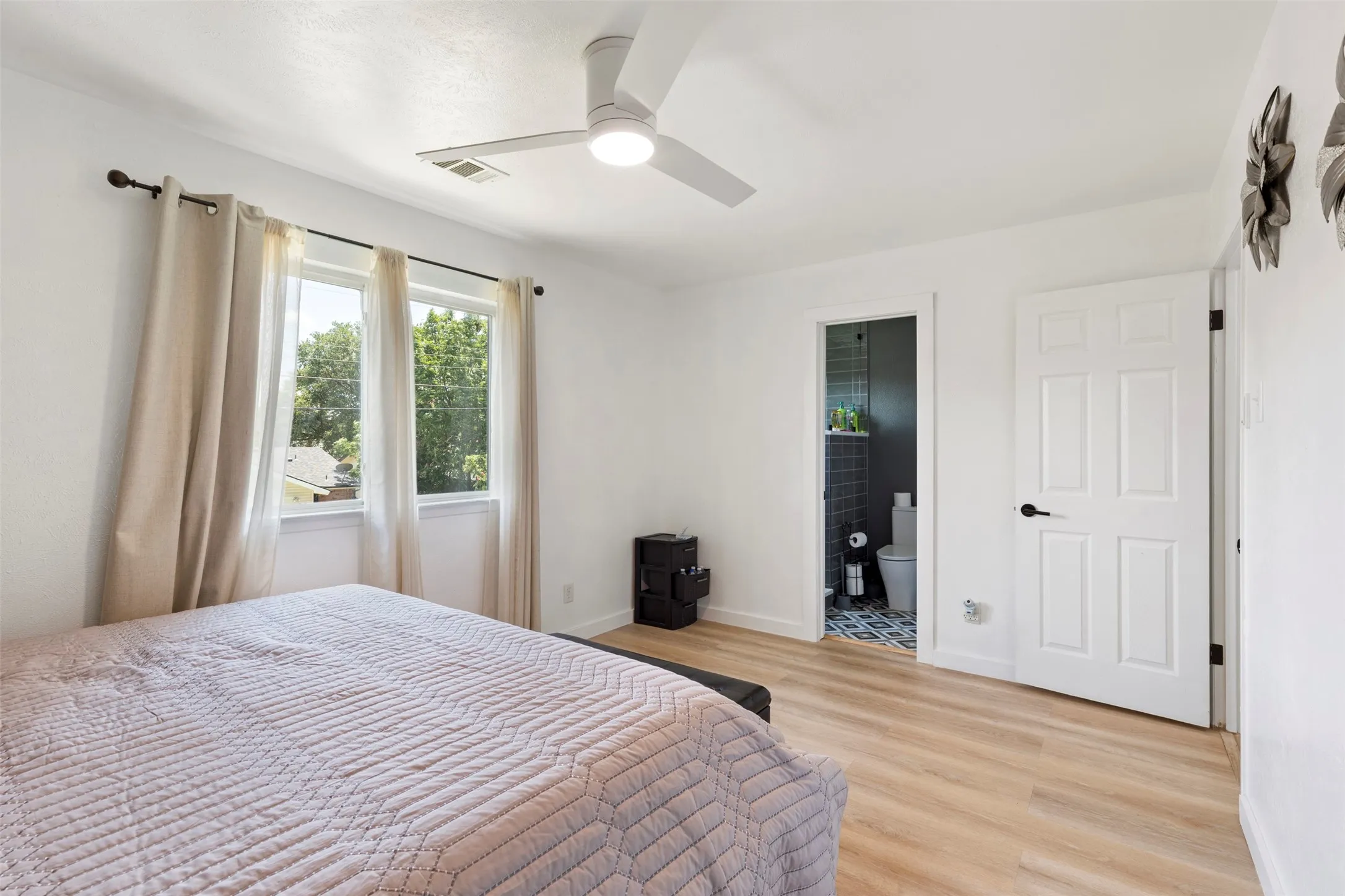 Single Family Residence For Sale in Dallas County , 2304 Spanish Trail, Irving, Texas 75060, 4 Bedroom, 2 Bathroom, 2 Garage spaces, 1,762 Sqft, built in 1970, mls#21370629, Real Estate Agent in Irving, Homes For Sale in Dallas county, Homes For Sale in Irving, Realtor in Irving Texas, Real Estate Brokerage Independent Realty Texas, Luminita Cordes Realtor