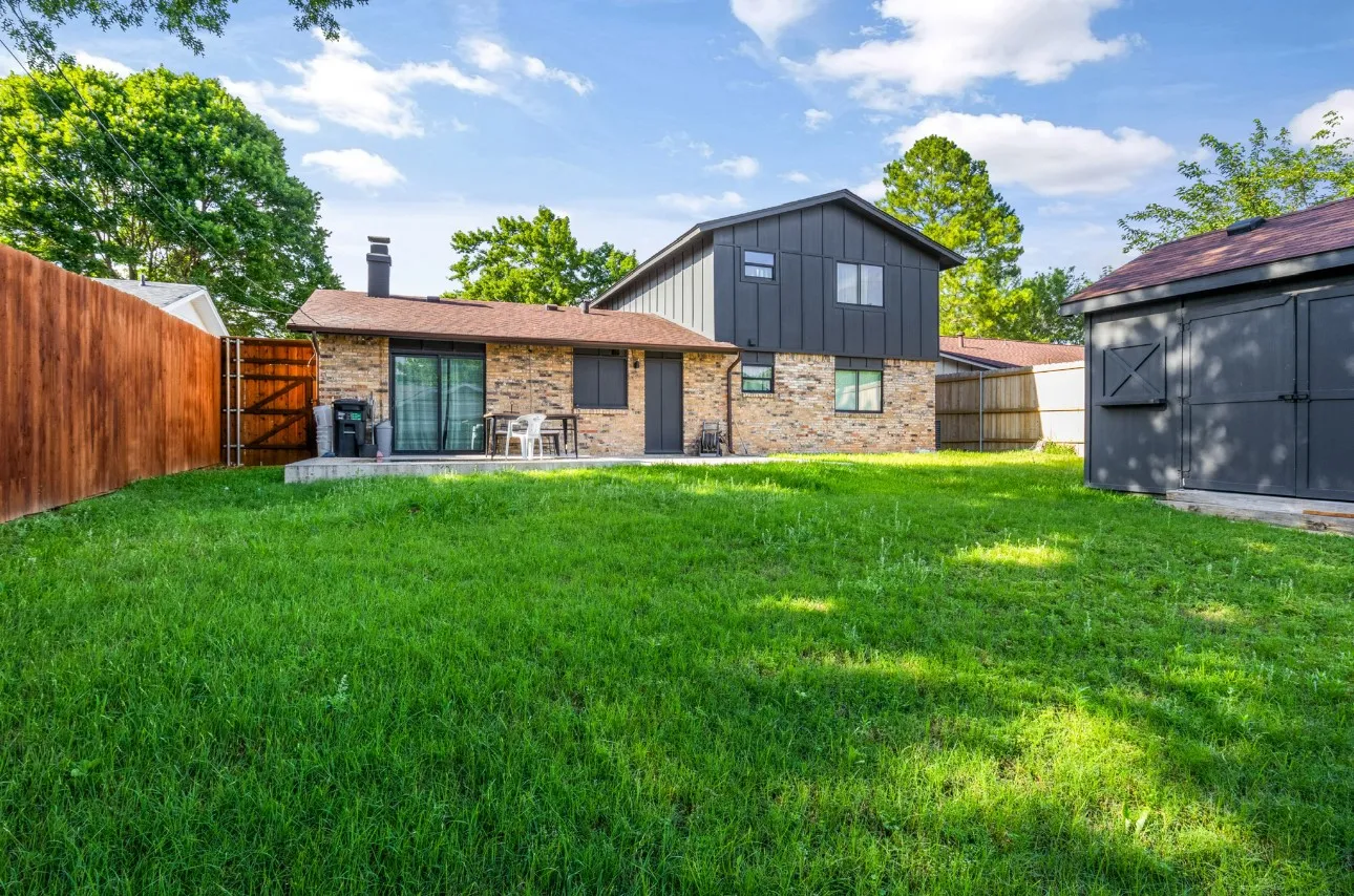 Single Family Residence For Sale in Dallas County , 2304 Spanish Trail, Irving, Texas 75060, 4 Bedroom, 2 Bathroom, 2 Garage spaces, 1,762 Sqft, built in 1970, mls#21370629, Real Estate Agent in Irving, Homes For Sale in Dallas county, Homes For Sale in Irving, Realtor in Irving Texas, Real Estate Brokerage Independent Realty Texas, Luminita Cordes Realtor