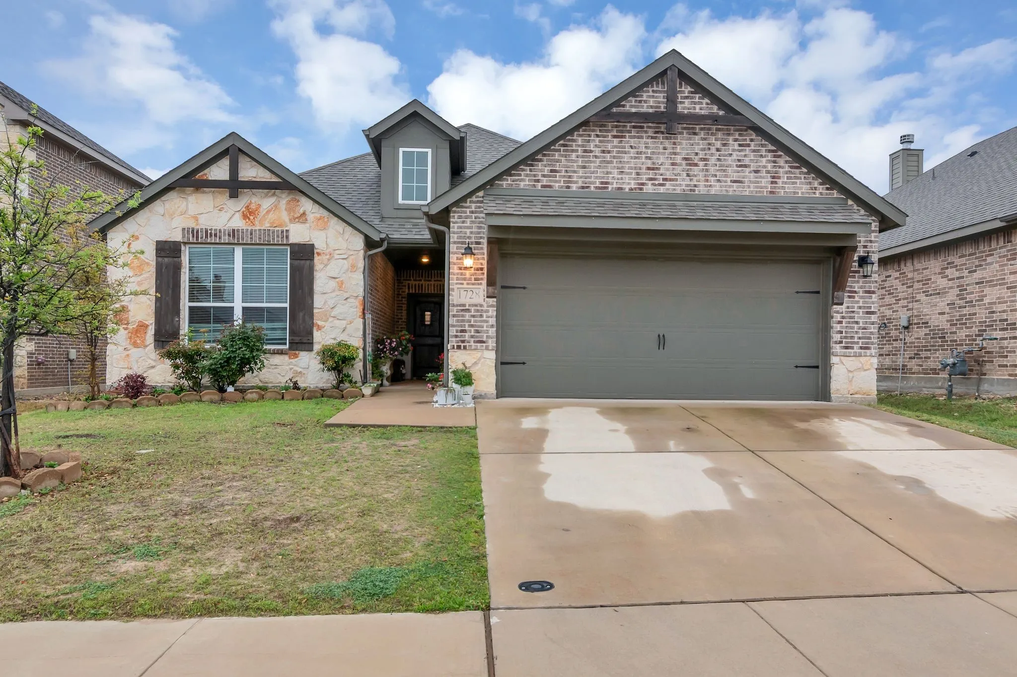 Single Family Residence For Rent in Tarrant County , 1728 Rio Secco Drive, Fort Worth, Texas 76131, 3 Bedroom, 2 Bathroom, 2 Garage spaces, 1,822 Sqft, built in 2020, mls#21371765, Real Estate Agent in Fort Worth, Homes For Rent in Tarrant county, Homes For Rent in Fort Worth, Realtor in Fort Worth Texas, Real Estate Brokerage Independent Realty Texas, Luminita Cordes Realtor
