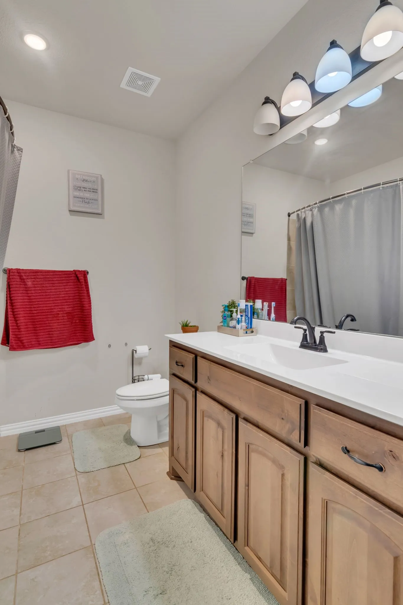 Single Family Residence For Rent in Tarrant County , 1728 Rio Secco Drive, Fort Worth, Texas 76131, 3 Bedroom, 2 Bathroom, 2 Garage spaces, 1,822 Sqft, built in 2020, mls#21371765, Real Estate Agent in Fort Worth, Homes For Rent in Tarrant county, Homes For Rent in Fort Worth, Realtor in Fort Worth Texas, Real Estate Brokerage Independent Realty Texas, Luminita Cordes Realtor