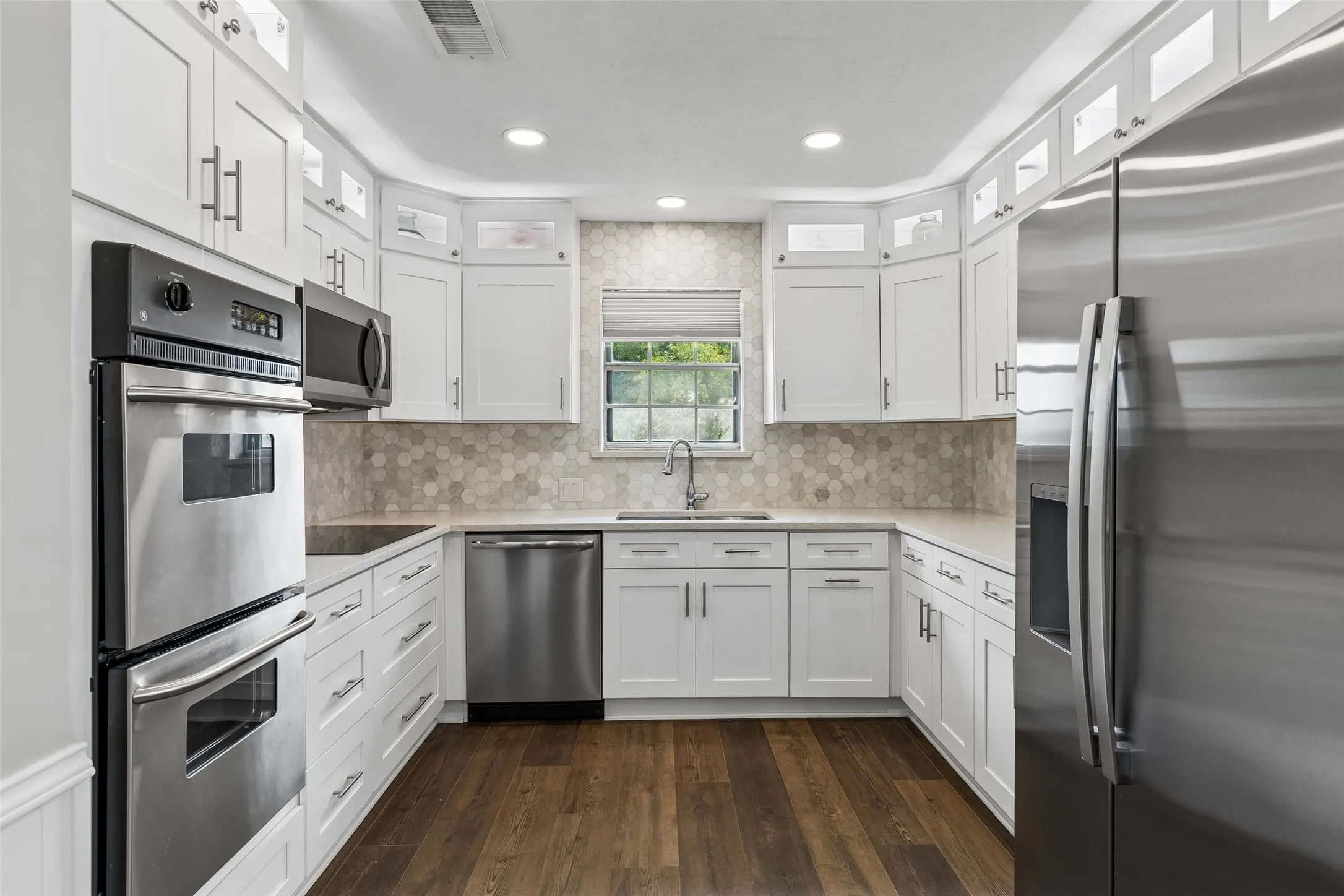 Single Family Residence For Sale in Collin County , 507 Lake Ridge Drive, Allen, Texas 75002, 3 Bedroom, 2 Bathroom, 2 Garage spaces, 1,835 Sqft, built in 1973, mls#21348247, Real Estate Agent in Allen, Homes For Sale in Collin county, Homes For Sale in Allen, Realtor in Allen Texas, Real Estate Brokerage Independent Realty Texas, Luminita Cordes Realtor