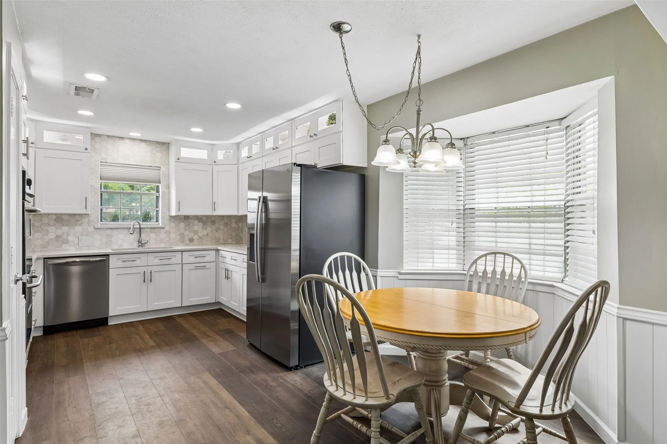 Single Family Residence For Sale in Collin County , 507 Lake Ridge Drive, Allen, Texas 75002, 3 Bedroom, 2 Bathroom, 2 Garage spaces, 1,835 Sqft, built in 1973, mls#21348247, Real Estate Agent in Allen, Homes For Sale in Collin county, Homes For Sale in Allen, Realtor in Allen Texas, Real Estate Brokerage Independent Realty Texas, Luminita Cordes Realtor