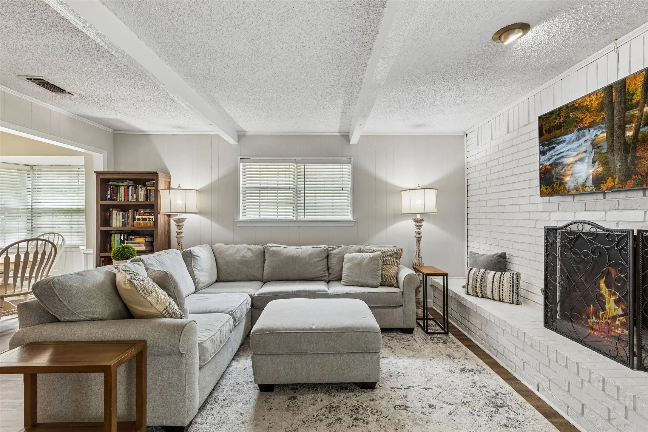 Single Family Residence For Sale in Collin County , 507 Lake Ridge Drive, Allen, Texas 75002, 3 Bedroom, 2 Bathroom, 2 Garage spaces, 1,835 Sqft, built in 1973, mls#21348247, Real Estate Agent in Allen, Homes For Sale in Collin county, Homes For Sale in Allen, Realtor in Allen Texas, Real Estate Brokerage Independent Realty Texas, Luminita Cordes Realtor