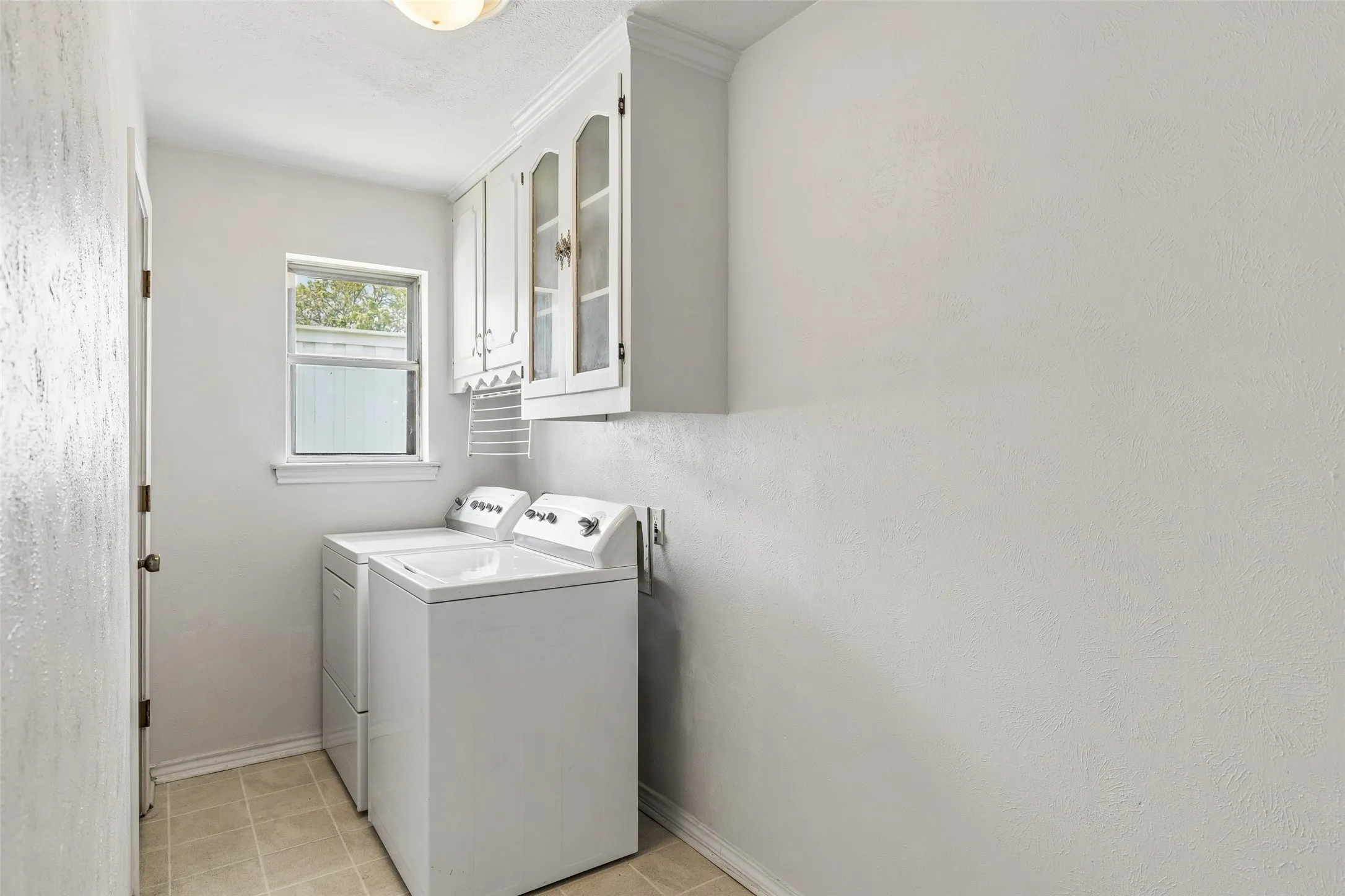 Single Family Residence For Sale in Collin County , 507 Lake Ridge Drive, Allen, Texas 75002, 3 Bedroom, 2 Bathroom, 2 Garage spaces, 1,835 Sqft, built in 1973, mls#21348247, Real Estate Agent in Allen, Homes For Sale in Collin county, Homes For Sale in Allen, Realtor in Allen Texas, Real Estate Brokerage Independent Realty Texas, Luminita Cordes Realtor