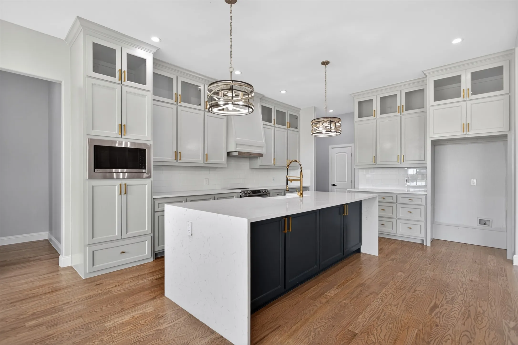 Single Family Residence For Sale in Hunt County , 4209 County Road 2512, Royse City, Texas 75189, 4 Bedroom, 3 Bathroom, 2 Garage spaces, 2,718 Sqft, built in 2022, mls#21371768, Real Estate Agent in Royse City, Homes For Sale in Hunt county, Homes For Sale in Royse City, Realtor in Royse City Texas, Real Estate Brokerage Independent Realty Texas, Luminita Cordes Realtor