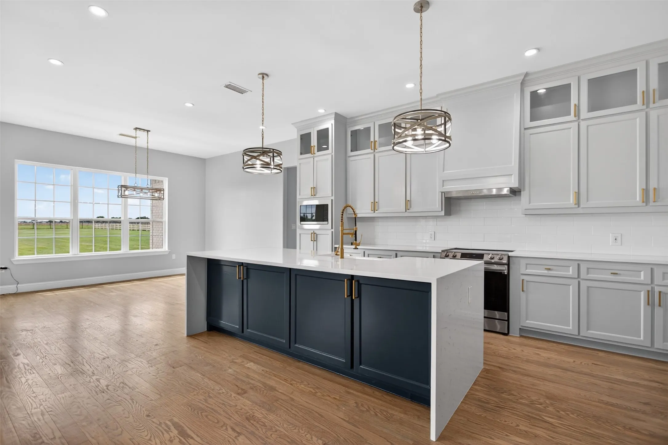 Single Family Residence For Sale in Hunt County , 4209 County Road 2512, Royse City, Texas 75189, 4 Bedroom, 3 Bathroom, 2 Garage spaces, 2,718 Sqft, built in 2022, mls#21371768, Real Estate Agent in Royse City, Homes For Sale in Hunt county, Homes For Sale in Royse City, Realtor in Royse City Texas, Real Estate Brokerage Independent Realty Texas, Luminita Cordes Realtor