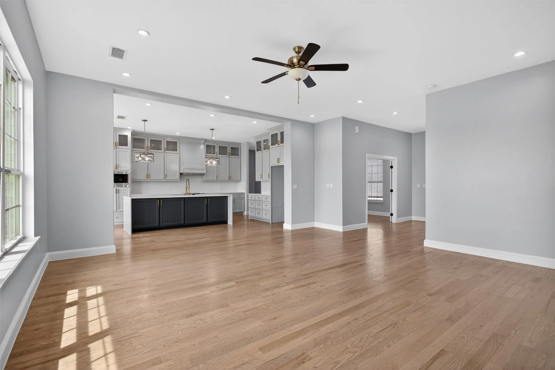 Single Family Residence For Sale in Hunt County , 4209 County Road 2512, Royse City, Texas 75189, 4 Bedroom, 3 Bathroom, 2 Garage spaces, 2,718 Sqft, built in 2022, mls#21371768, Real Estate Agent in Royse City, Homes For Sale in Hunt county, Homes For Sale in Royse City, Realtor in Royse City Texas, Real Estate Brokerage Independent Realty Texas, Luminita Cordes Realtor
