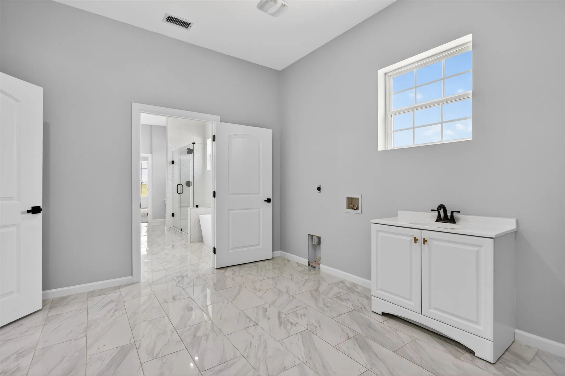 Single Family Residence For Sale in Hunt County , 4209 County Road 2512, Royse City, Texas 75189, 4 Bedroom, 3 Bathroom, 2 Garage spaces, 2,718 Sqft, built in 2022, mls#21371768, Real Estate Agent in Royse City, Homes For Sale in Hunt county, Homes For Sale in Royse City, Realtor in Royse City Texas, Real Estate Brokerage Independent Realty Texas, Luminita Cordes Realtor