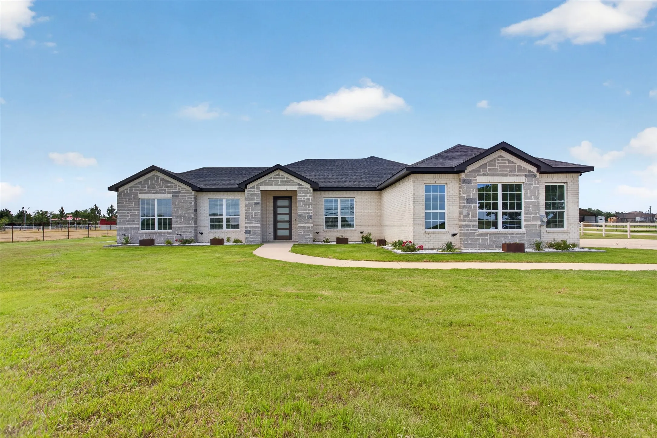 Single Family Residence For Sale in Hunt County , 4209 County Road 2512, Royse City, Texas 75189, 4 Bedroom, 3 Bathroom, 2 Garage spaces, 2,718 Sqft, built in 2022, mls#21371768, Real Estate Agent in Royse City, Homes For Sale in Hunt county, Homes For Sale in Royse City, Realtor in Royse City Texas, Real Estate Brokerage Independent Realty Texas, Luminita Cordes Realtor