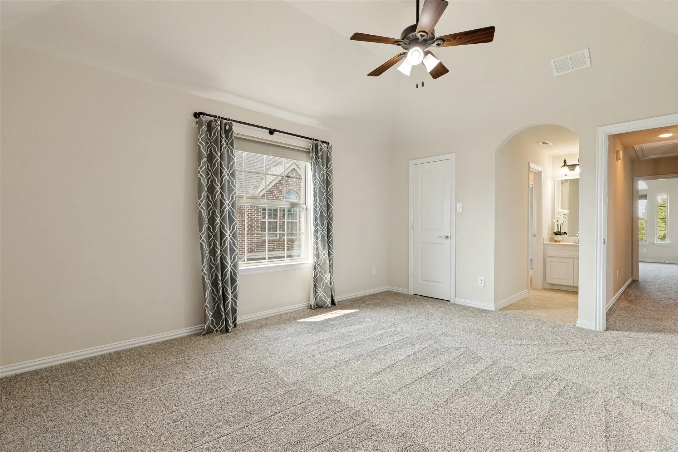 Single Family Residence For Sale in Collin County , 2160 Nocona Drive, Prosper, Texas 75078, 5 Bedroom, 5 Bathroom, 3 Garage spaces, 4,514 Sqft, built in 2014, mls#21363149, Real Estate Agent in Prosper, Homes For Sale in Collin county, Homes For Sale in Prosper, Realtor in Prosper Texas, Real Estate Brokerage Independent Realty Texas, Luminita Cordes Realtor