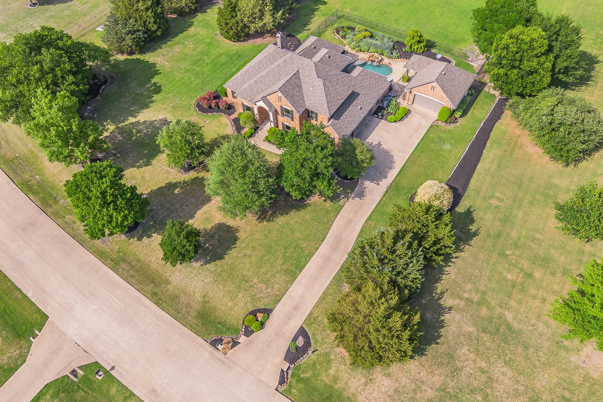 Single Family Residence For Sale in Rockwall County , 275 Savannah Hill, Rockwall, Texas 75032, 4 Bedroom, 4 Bathroom, 5 Garage spaces, 3,242 Sqft, built in 2003, mls#21371769, Real Estate Agent in Rockwall, Homes For Sale in Rockwall county, Homes For Sale in Rockwall, Realtor in Rockwall Texas, Real Estate Brokerage Independent Realty Texas, Luminita Cordes Realtor