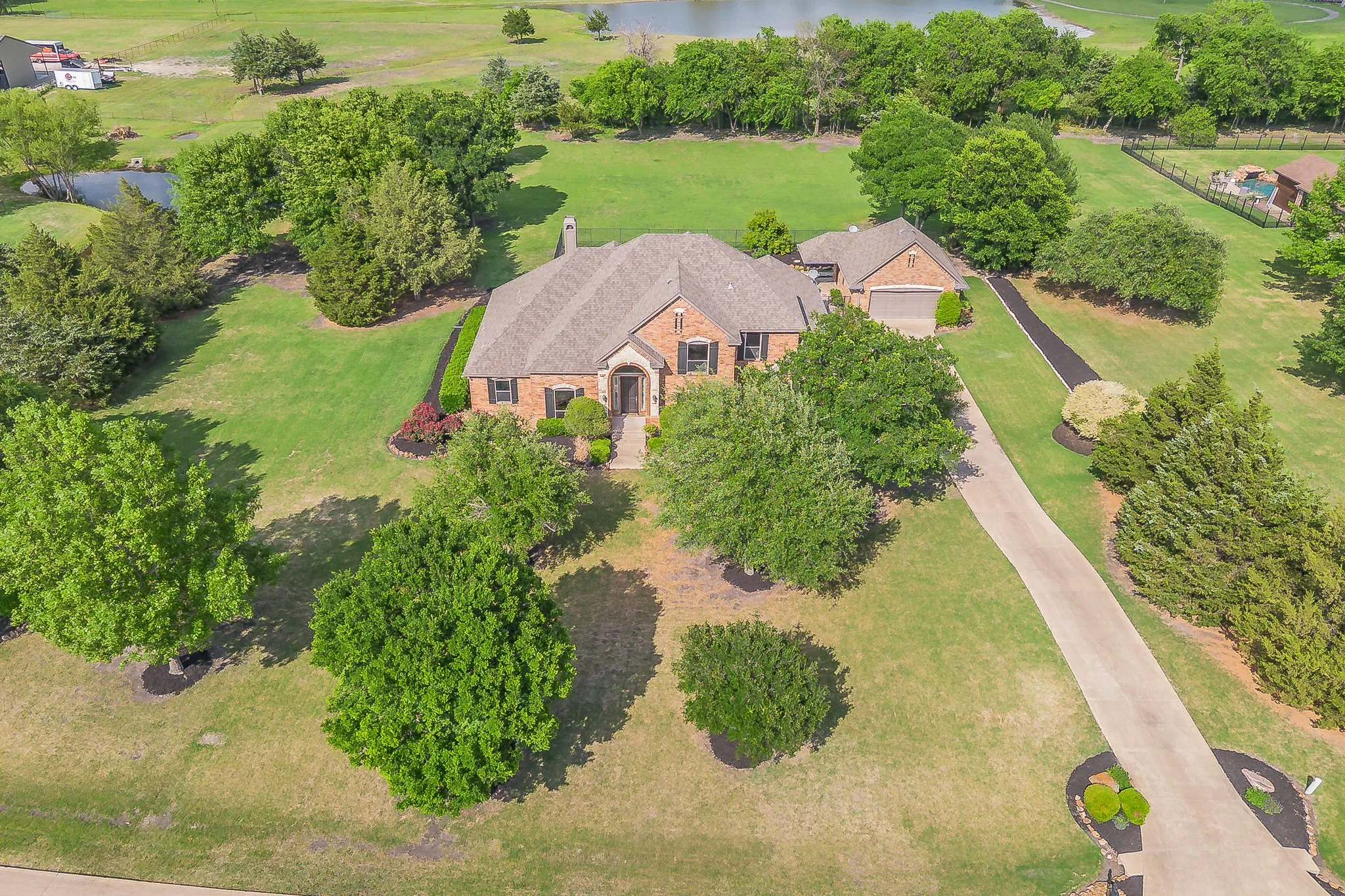 Single Family Residence For Sale in Rockwall County , 275 Savannah Hill, Rockwall, Texas 75032, 4 Bedroom, 4 Bathroom, 5 Garage spaces, 3,242 Sqft, built in 2003, mls#21371769, Real Estate Agent in Rockwall, Homes For Sale in Rockwall county, Homes For Sale in Rockwall, Realtor in Rockwall Texas, Real Estate Brokerage Independent Realty Texas, Luminita Cordes Realtor