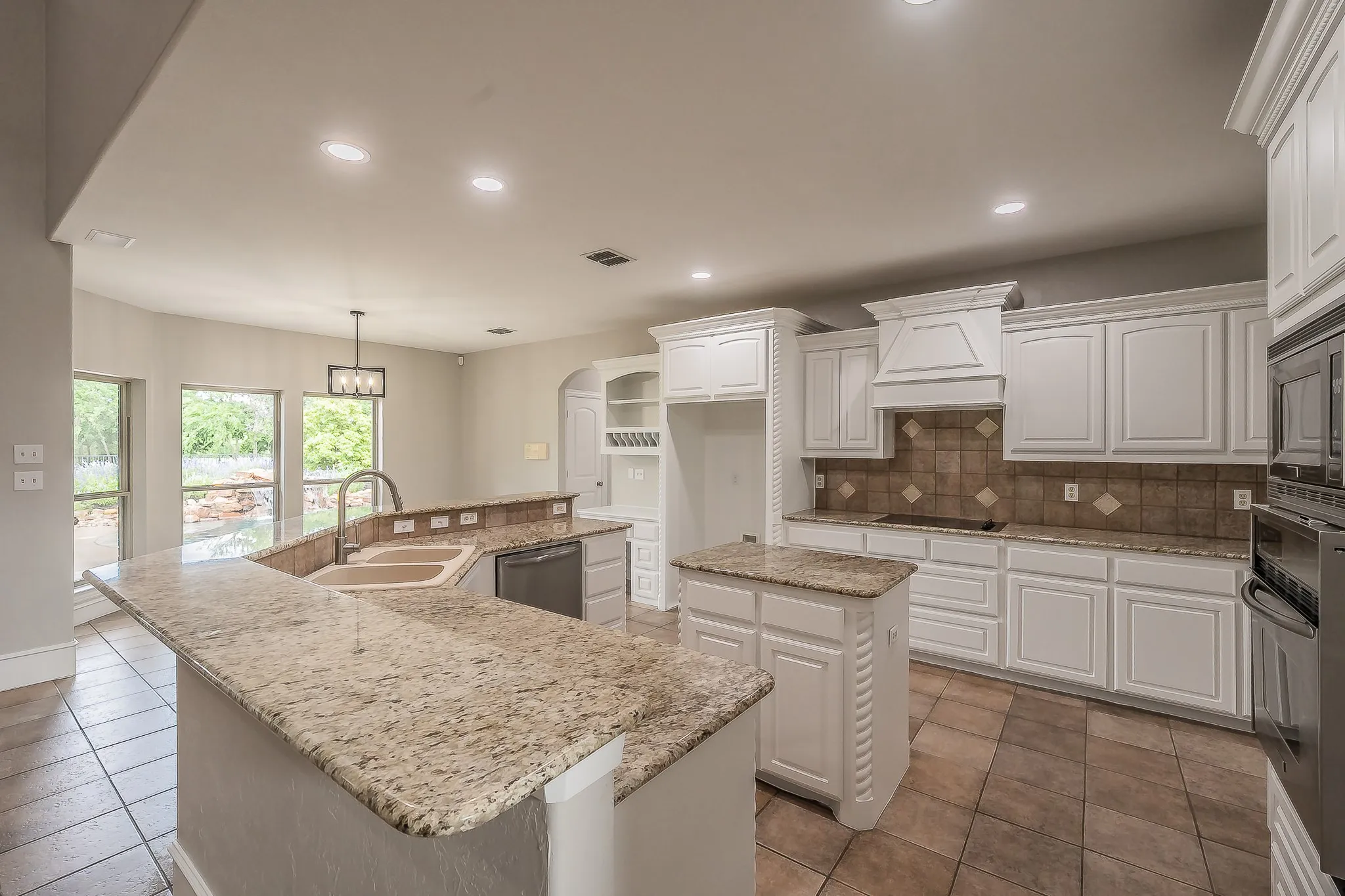 Single Family Residence For Sale in Rockwall County , 275 Savannah Hill, Rockwall, Texas 75032, 4 Bedroom, 4 Bathroom, 5 Garage spaces, 3,242 Sqft, built in 2003, mls#21371769, Real Estate Agent in Rockwall, Homes For Sale in Rockwall county, Homes For Sale in Rockwall, Realtor in Rockwall Texas, Real Estate Brokerage Independent Realty Texas, Luminita Cordes Realtor
