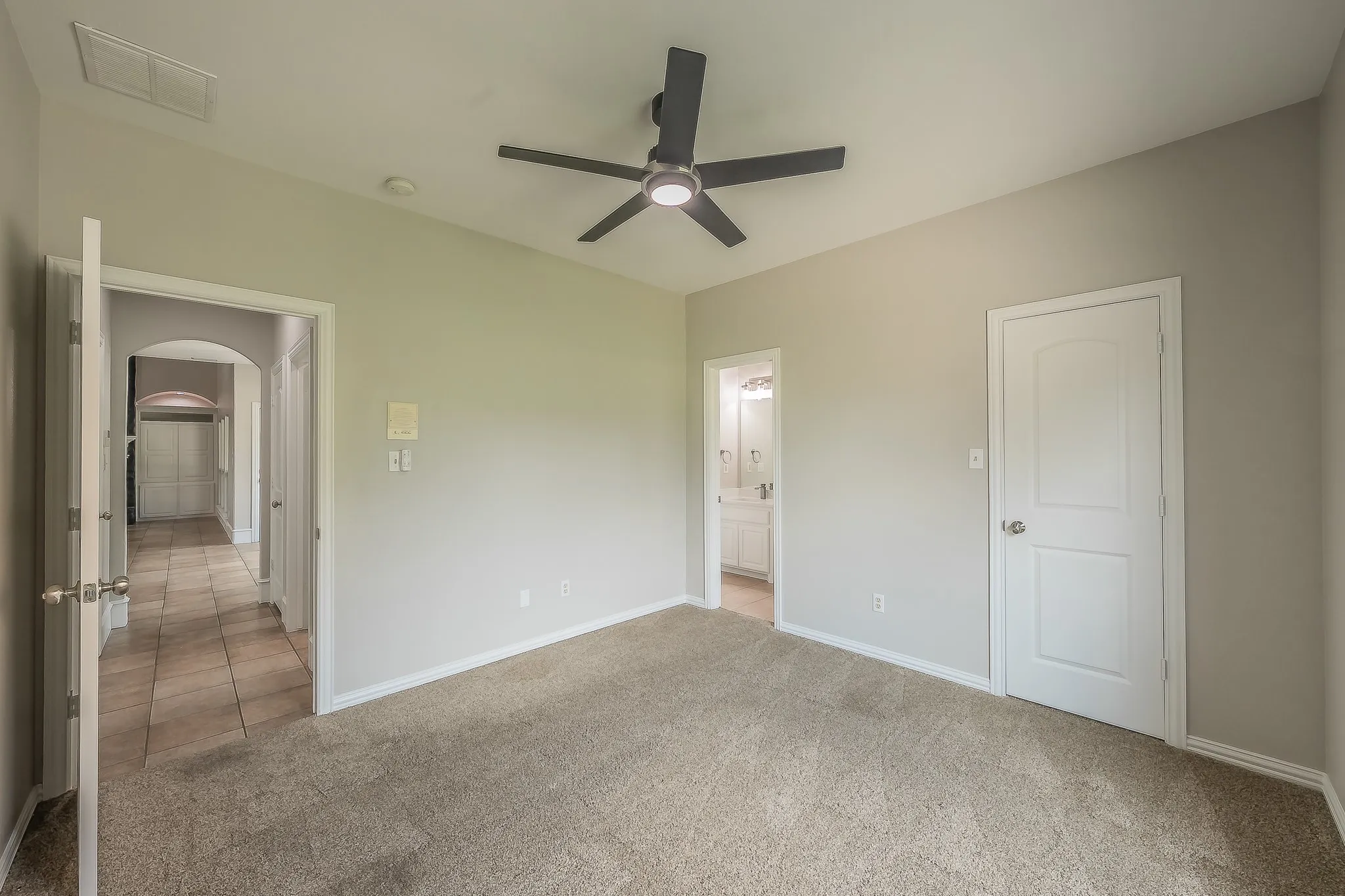 Single Family Residence For Sale in Rockwall County , 275 Savannah Hill, Rockwall, Texas 75032, 4 Bedroom, 4 Bathroom, 5 Garage spaces, 3,242 Sqft, built in 2003, mls#21371769, Real Estate Agent in Rockwall, Homes For Sale in Rockwall county, Homes For Sale in Rockwall, Realtor in Rockwall Texas, Real Estate Brokerage Independent Realty Texas, Luminita Cordes Realtor