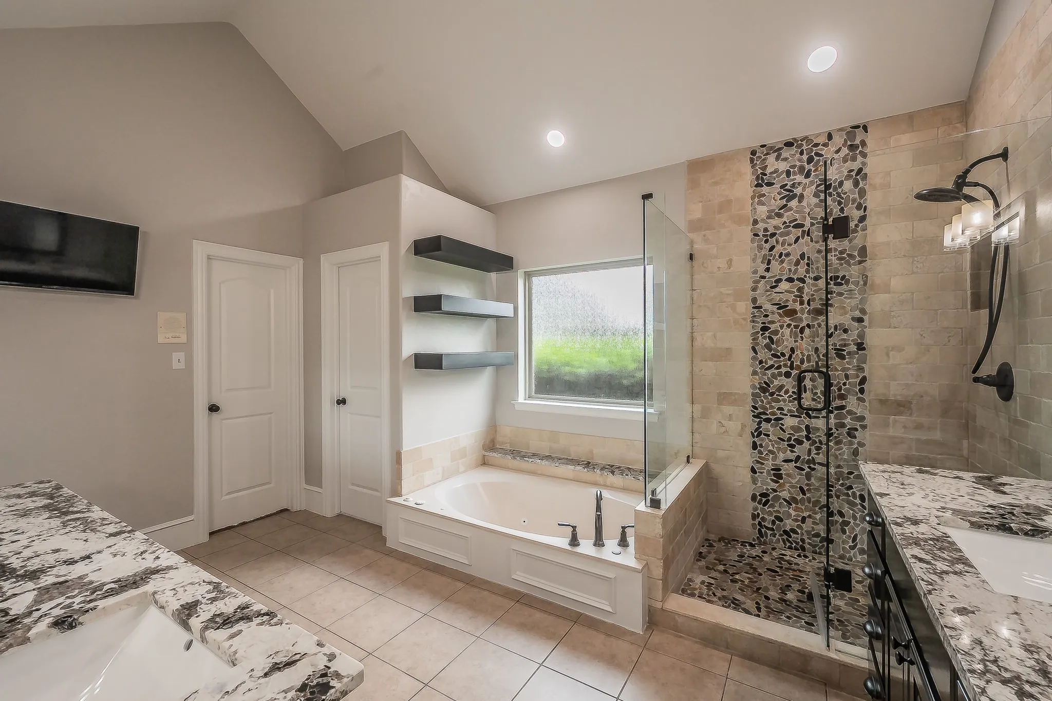 Single Family Residence For Sale in Rockwall County , 275 Savannah Hill, Rockwall, Texas 75032, 4 Bedroom, 4 Bathroom, 5 Garage spaces, 3,242 Sqft, built in 2003, mls#21371769, Real Estate Agent in Rockwall, Homes For Sale in Rockwall county, Homes For Sale in Rockwall, Realtor in Rockwall Texas, Real Estate Brokerage Independent Realty Texas, Luminita Cordes Realtor