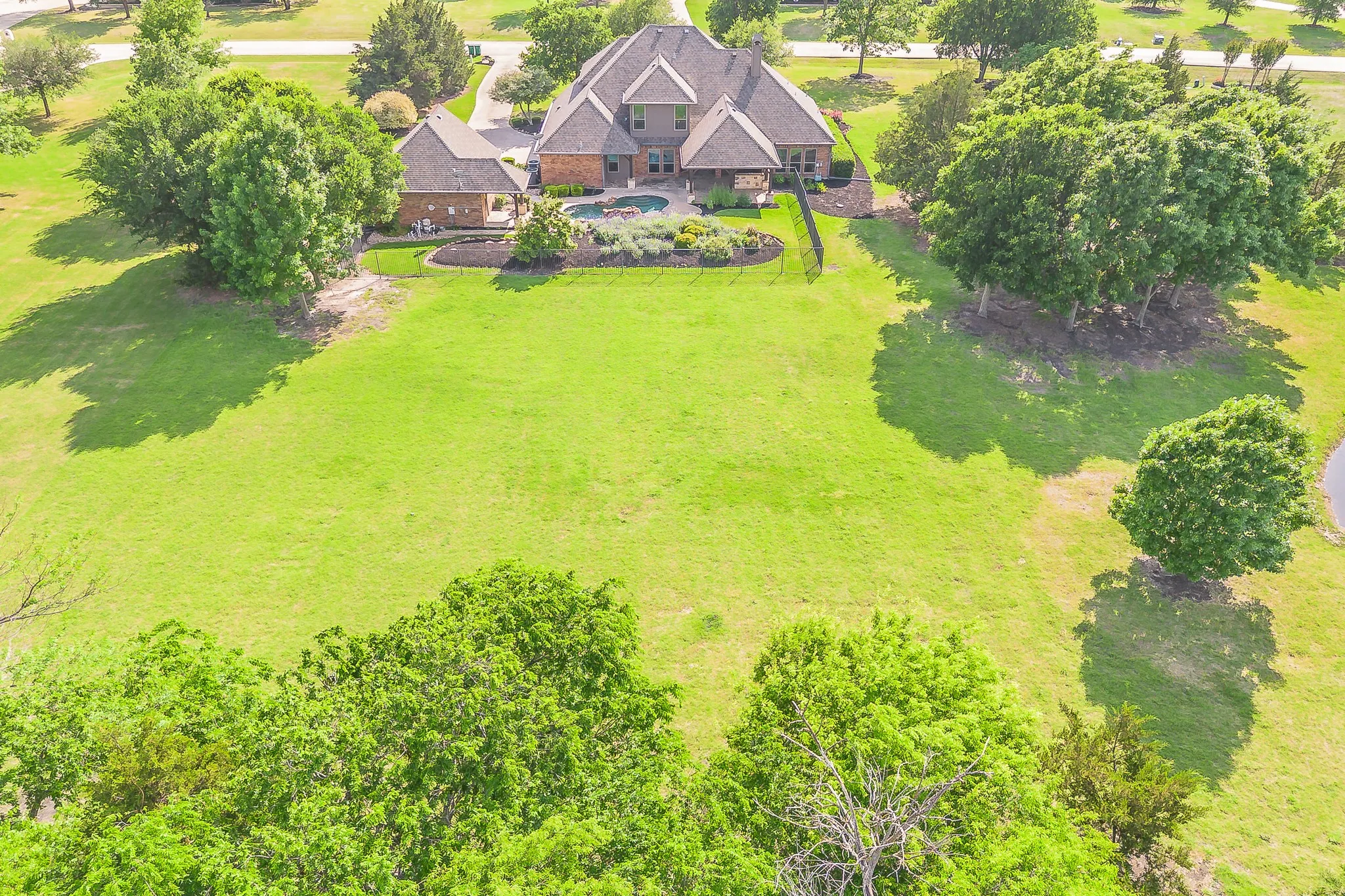 Single Family Residence For Sale in Rockwall County , 275 Savannah Hill, Rockwall, Texas 75032, 4 Bedroom, 4 Bathroom, 5 Garage spaces, 3,242 Sqft, built in 2003, mls#21371769, Real Estate Agent in Rockwall, Homes For Sale in Rockwall county, Homes For Sale in Rockwall, Realtor in Rockwall Texas, Real Estate Brokerage Independent Realty Texas, Luminita Cordes Realtor