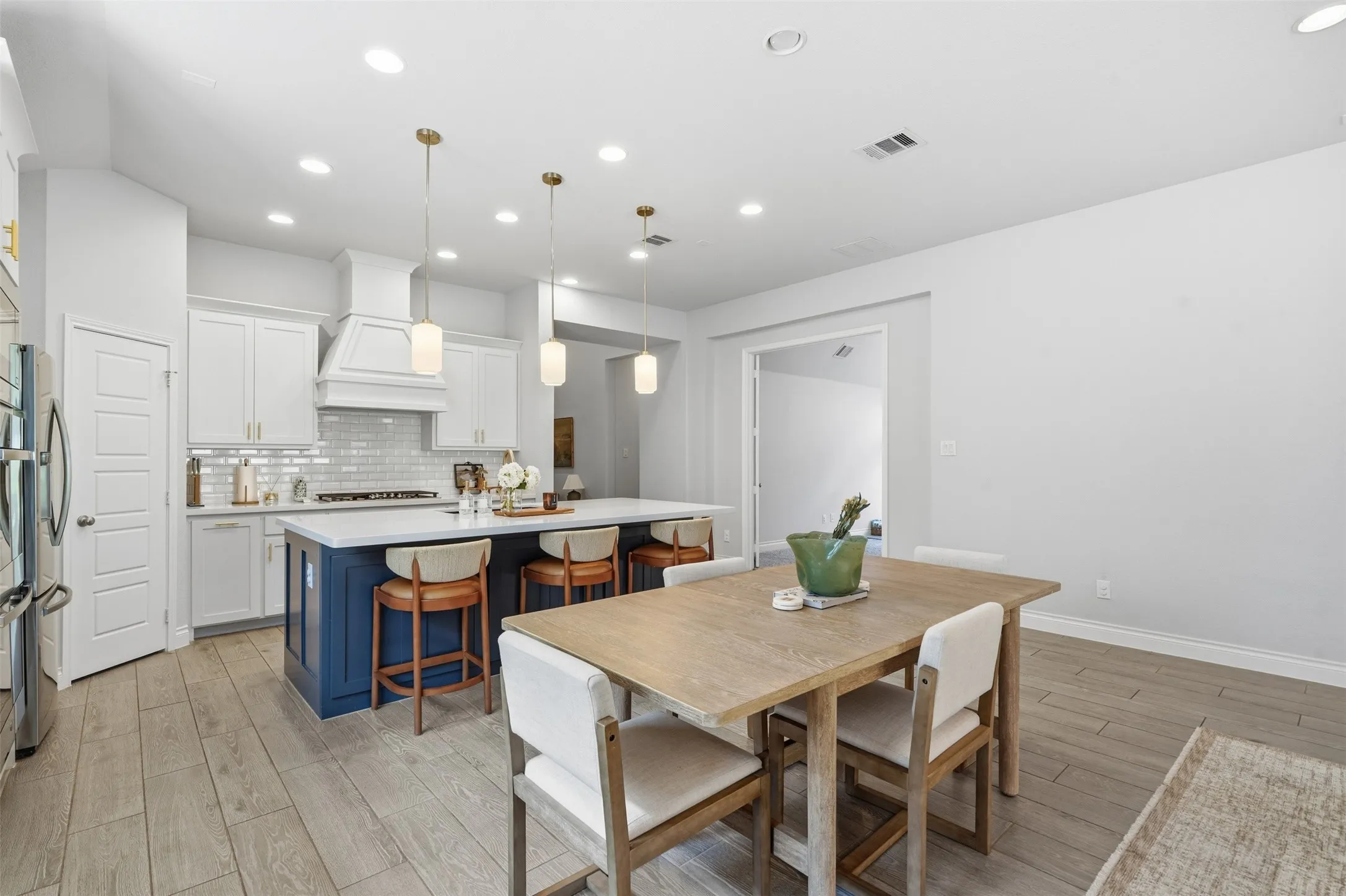 Single Family Residence For Sale in Tarrant County , 5517 George Creek Road, Fort Worth, Texas 76126, 4 Bedroom, 3 Bathroom, 2 Garage spaces, 2,579 Sqft, built in 2020, mls#21369970, Real Estate Agent in Fort Worth, Homes For Sale in Tarrant county, Homes For Sale in Fort Worth, Realtor in Fort Worth Texas, Real Estate Brokerage Independent Realty Texas, Luminita Cordes Realtor