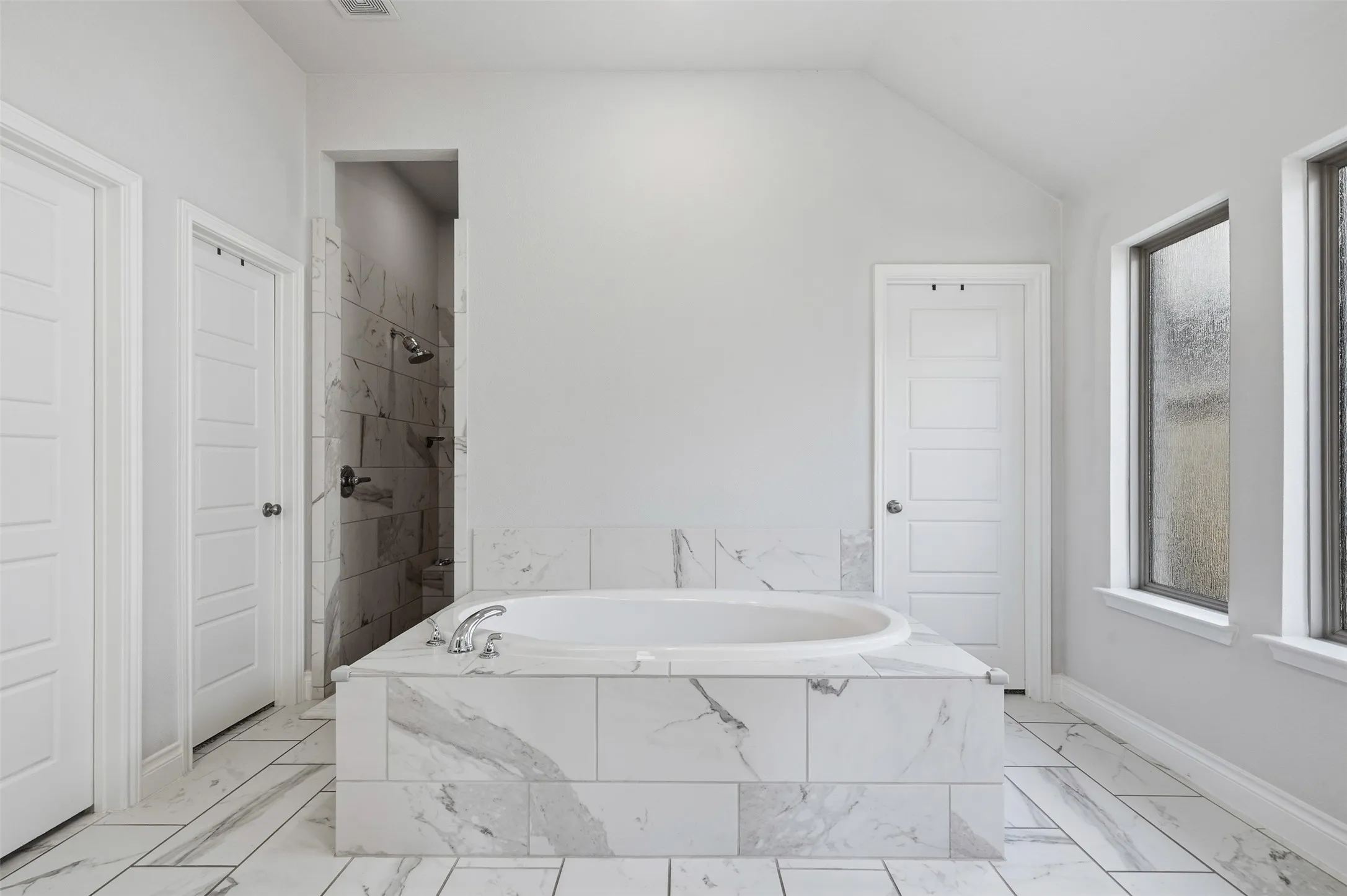 Single Family Residence For Sale in Tarrant County , 5517 George Creek Road, Fort Worth, Texas 76126, 4 Bedroom, 3 Bathroom, 2 Garage spaces, 2,579 Sqft, built in 2020, mls#21369970, Real Estate Agent in Fort Worth, Homes For Sale in Tarrant county, Homes For Sale in Fort Worth, Realtor in Fort Worth Texas, Real Estate Brokerage Independent Realty Texas, Luminita Cordes Realtor