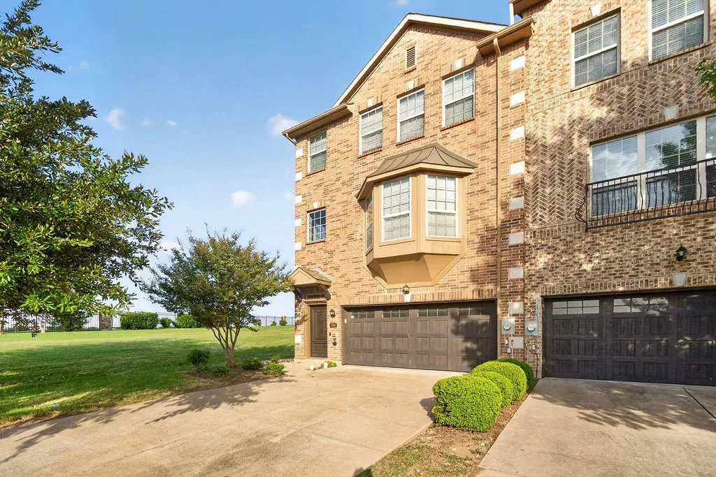 Townhouse For Rent in Dallas County , 7880 Oxer Drive, Irving, Texas 75063, 4 Bedroom, 4 Bathroom, 2 Garage spaces, 2,273 Sqft, built in 2010, mls#21371749, Real Estate Agent in Irving, Homes For Rent in Dallas county, Homes For Rent in Irving, Realtor in Irving Texas, Real Estate Brokerage Independent Realty Texas, Luminita Cordes Realtor