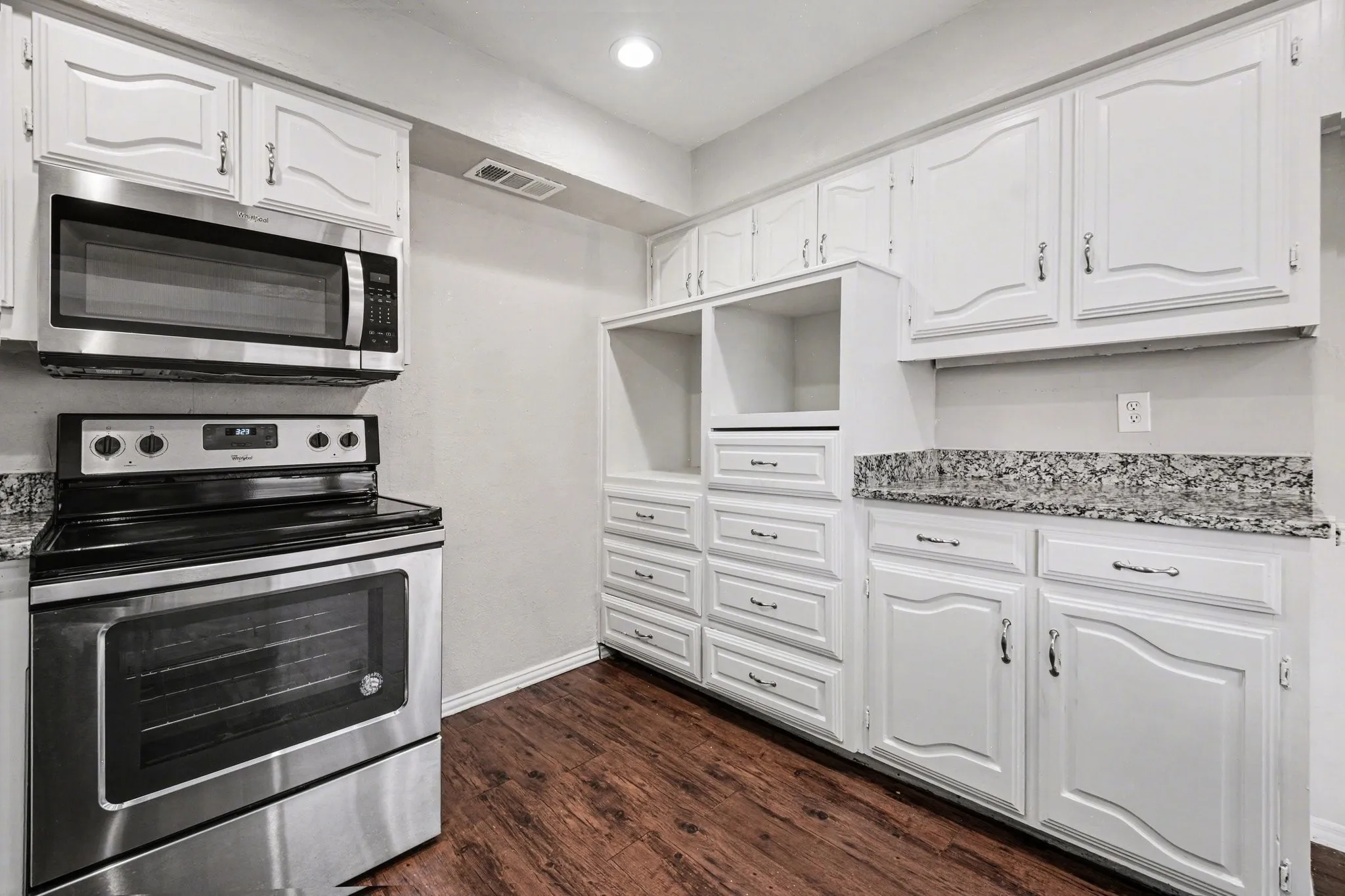 Single Family Residence For Sale in Collin County , 3708 Trilogy Drive, Plano, Texas 75075, 4 Bedroom, 2 Bathroom, 2 Garage spaces, 2,217 Sqft, built in 1982, mls#21371755, Real Estate Agent in Plano, Homes For Sale in Collin county, Homes For Sale in Plano, Realtor in Plano Texas, Real Estate Brokerage Independent Realty Texas, Luminita Cordes Realtor