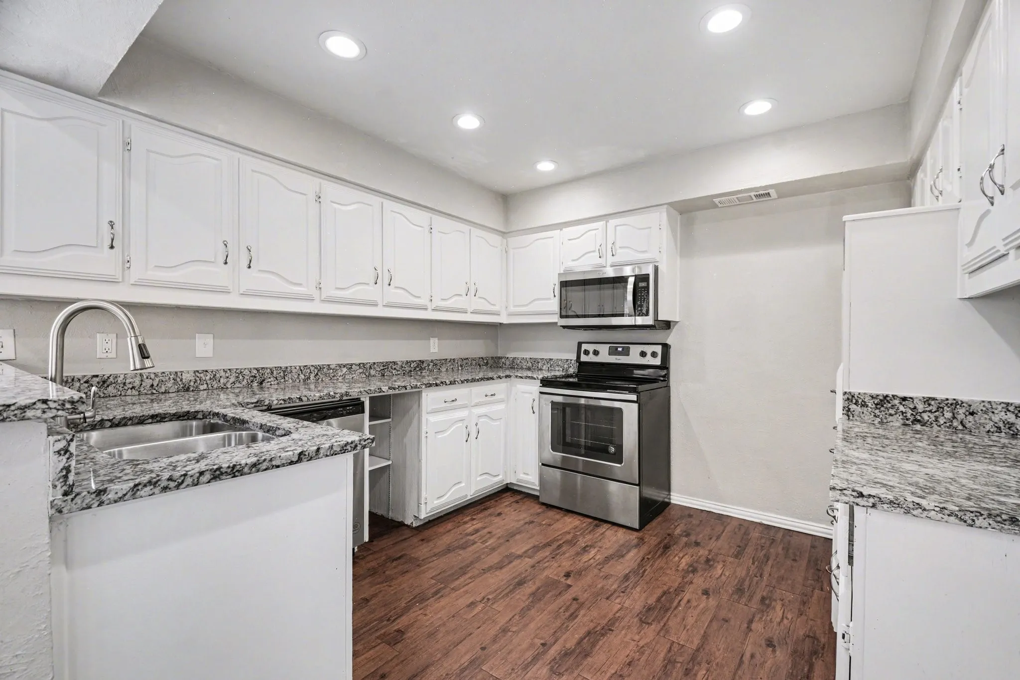 Single Family Residence For Sale in Collin County , 3708 Trilogy Drive, Plano, Texas 75075, 4 Bedroom, 2 Bathroom, 2 Garage spaces, 2,217 Sqft, built in 1982, mls#21371755, Real Estate Agent in Plano, Homes For Sale in Collin county, Homes For Sale in Plano, Realtor in Plano Texas, Real Estate Brokerage Independent Realty Texas, Luminita Cordes Realtor