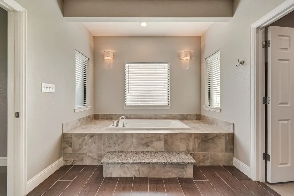 Single Family Residence For Sale in Parker County , 461 Pearson Ranch Road, Weatherford, Texas 76087, 4 Bedroom, 3 Bathroom, 2 Garage spaces, 3,052 Sqft, built in 2018, mls#21371733, Real Estate Agent in Weatherford, Homes For Sale in Parker county, Homes For Sale in Weatherford, Realtor in Weatherford Texas, Real Estate Brokerage Independent Realty Texas, Luminita Cordes Realtor