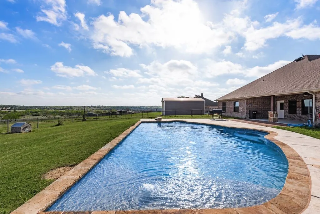 Single Family Residence For Sale in Parker County , 461 Pearson Ranch Road, Weatherford, Texas 76087, 4 Bedroom, 3 Bathroom, 2 Garage spaces, 3,052 Sqft, built in 2018, mls#21371733, Real Estate Agent in Weatherford, Homes For Sale in Parker county, Homes For Sale in Weatherford, Realtor in Weatherford Texas, Real Estate Brokerage Independent Realty Texas, Luminita Cordes Realtor