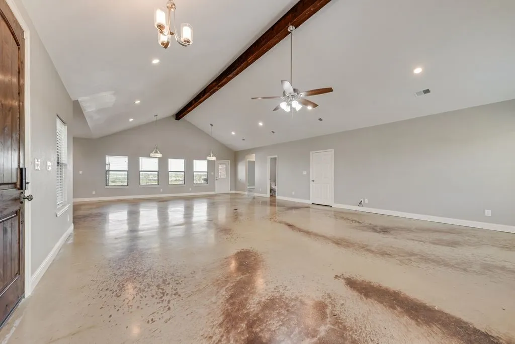 Single Family Residence For Sale in Parker County , 461 Pearson Ranch Road, Weatherford, Texas 76087, 4 Bedroom, 3 Bathroom, 2 Garage spaces, 3,052 Sqft, built in 2018, mls#21371733, Real Estate Agent in Weatherford, Homes For Sale in Parker county, Homes For Sale in Weatherford, Realtor in Weatherford Texas, Real Estate Brokerage Independent Realty Texas, Luminita Cordes Realtor