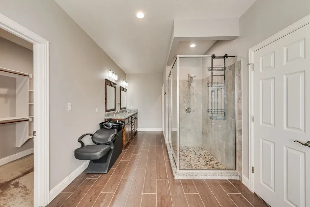 Bidets in every bathroom w heating feature.