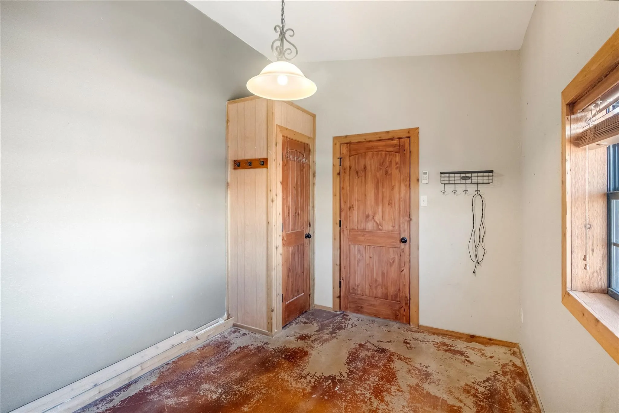 Single Family Residence For Sale in Grayson County , 309 Cedar Point Circle, Gordonville, Texas 76245, 2 Bedroom, 1 Bathroom, Garage spaces, 1,040 Sqft, built in 2004, mls#21371771, Real Estate Agent in Gordonville, Homes For Sale in Grayson county, Homes For Sale in Gordonville, Realtor in Gordonville Texas, Real Estate Brokerage Independent Realty Texas, Luminita Cordes Realtor