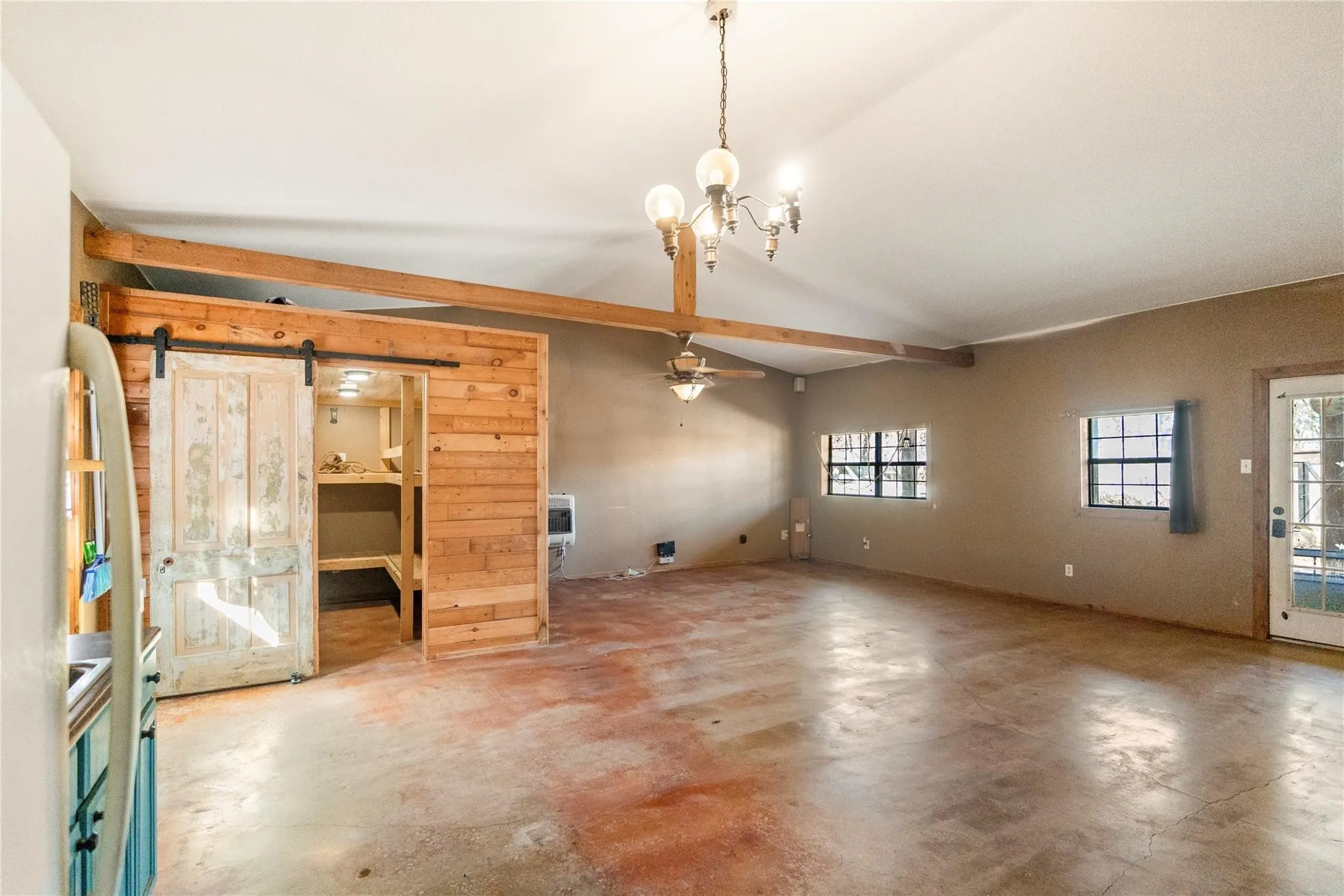 Single Family Residence For Sale in Grayson County , 309 Cedar Point Circle, Gordonville, Texas 76245, 2 Bedroom, 1 Bathroom, Garage spaces, 1,040 Sqft, built in 2004, mls#21371771, Real Estate Agent in Gordonville, Homes For Sale in Grayson county, Homes For Sale in Gordonville, Realtor in Gordonville Texas, Real Estate Brokerage Independent Realty Texas, Luminita Cordes Realtor