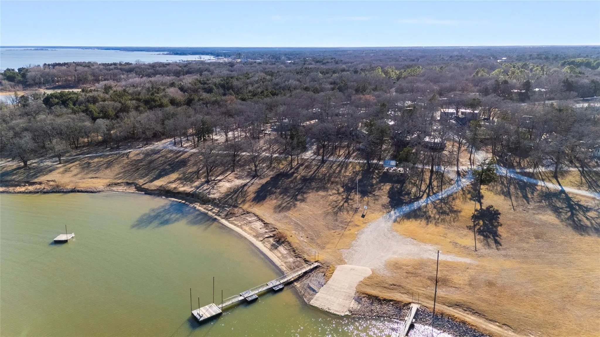 Single Family Residence For Sale in Grayson County , 309 Cedar Point Circle, Gordonville, Texas 76245, 2 Bedroom, 1 Bathroom, Garage spaces, 1,040 Sqft, built in 2004, mls#21371771, Real Estate Agent in Gordonville, Homes For Sale in Grayson county, Homes For Sale in Gordonville, Realtor in Gordonville Texas, Real Estate Brokerage Independent Realty Texas, Luminita Cordes Realtor