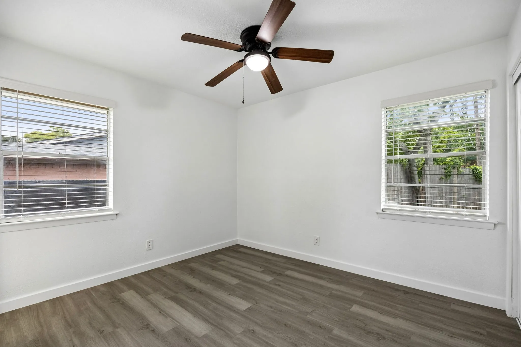Single Family Residence For Sale in Dallas County , 815 Wisteria, Richardson, Texas 75080, 3 Bedroom, 2 Bathroom, 2 Garage spaces, 1,302 Sqft, built in 1960, mls#21367328, Real Estate Agent in Richardson, Homes For Sale in Dallas county, Homes For Sale in Richardson, Realtor in Richardson Texas, Real Estate Brokerage Independent Realty Texas, Luminita Cordes Realtor