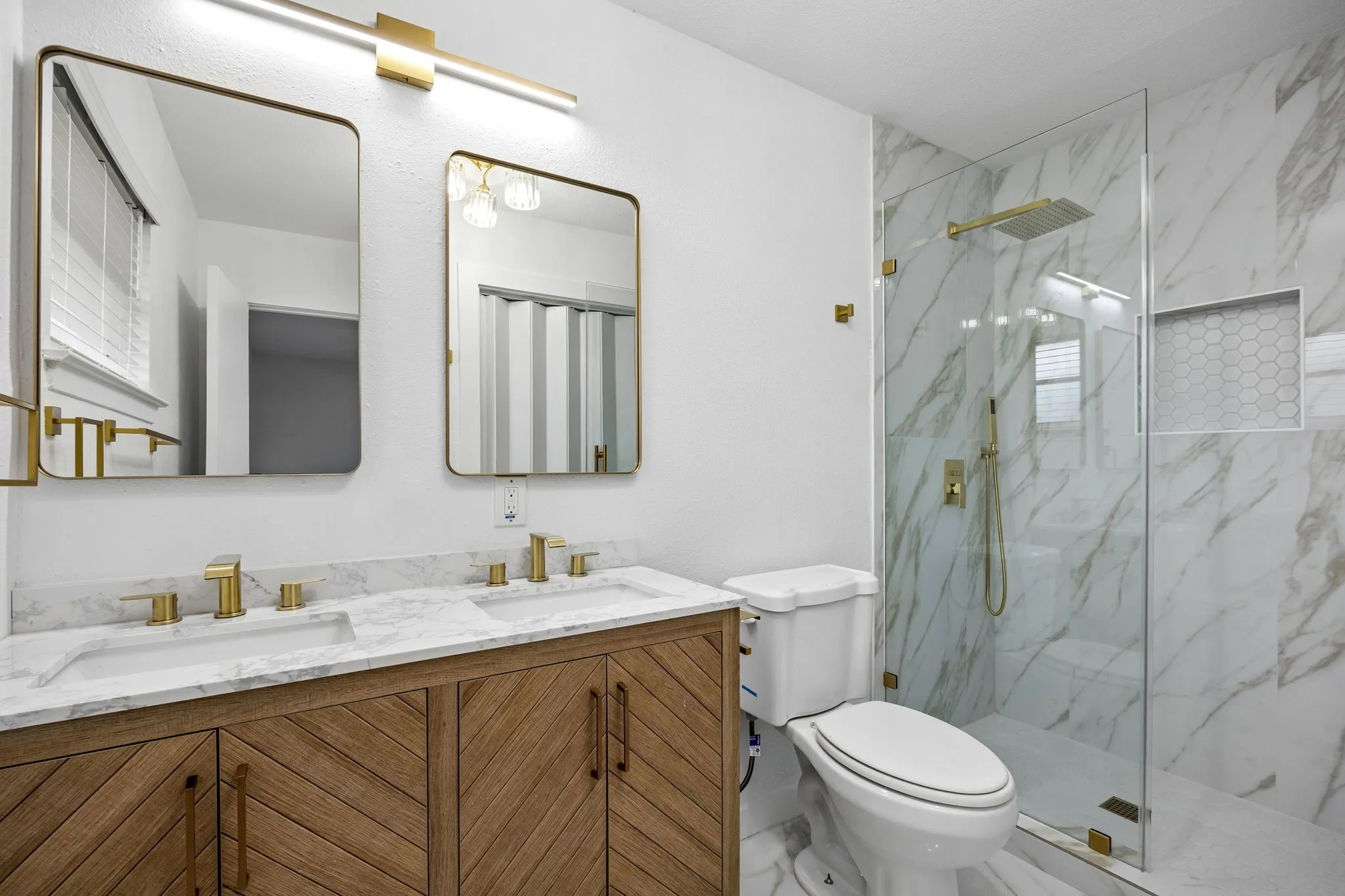 Single Family Residence For Sale in Dallas County , 815 Wisteria, Richardson, Texas 75080, 3 Bedroom, 2 Bathroom, 2 Garage spaces, 1,302 Sqft, built in 1960, mls#21367328, Real Estate Agent in Richardson, Homes For Sale in Dallas county, Homes For Sale in Richardson, Realtor in Richardson Texas, Real Estate Brokerage Independent Realty Texas, Luminita Cordes Realtor
