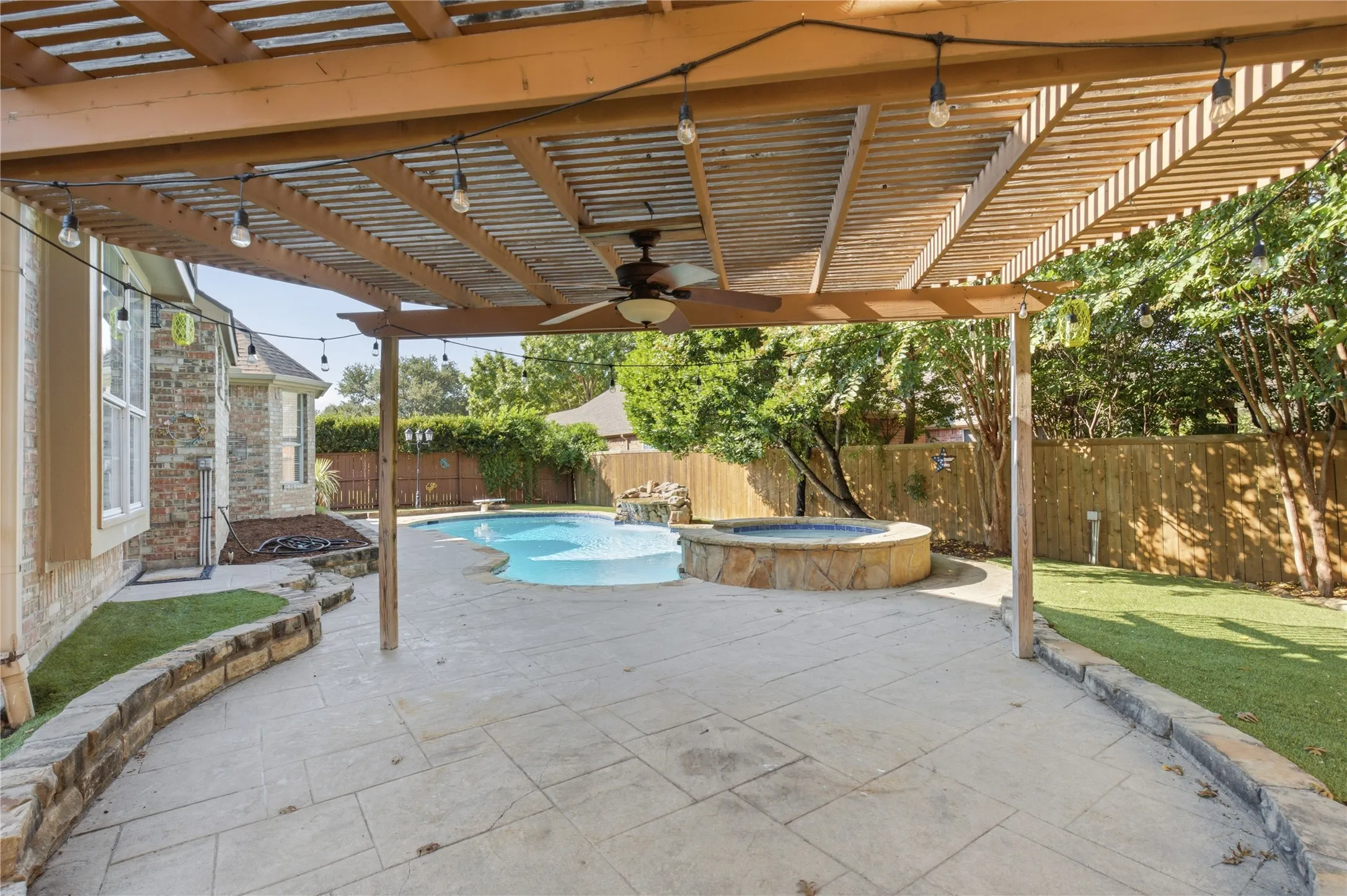 Single Family Residence For Sale in Collin County , 708 Autumn Ridge Drive, Mc Kinney, Texas 75072, 4 Bedroom, 3 Bathroom, 2 Garage spaces, 2,573 Sqft, built in 1994, mls#21370805, Real Estate Agent in Mc Kinney, Homes For Sale in Collin county, Homes For Sale in Mc Kinney, Realtor in Mc Kinney Texas, Real Estate Brokerage Independent Realty Texas, Luminita Cordes Realtor