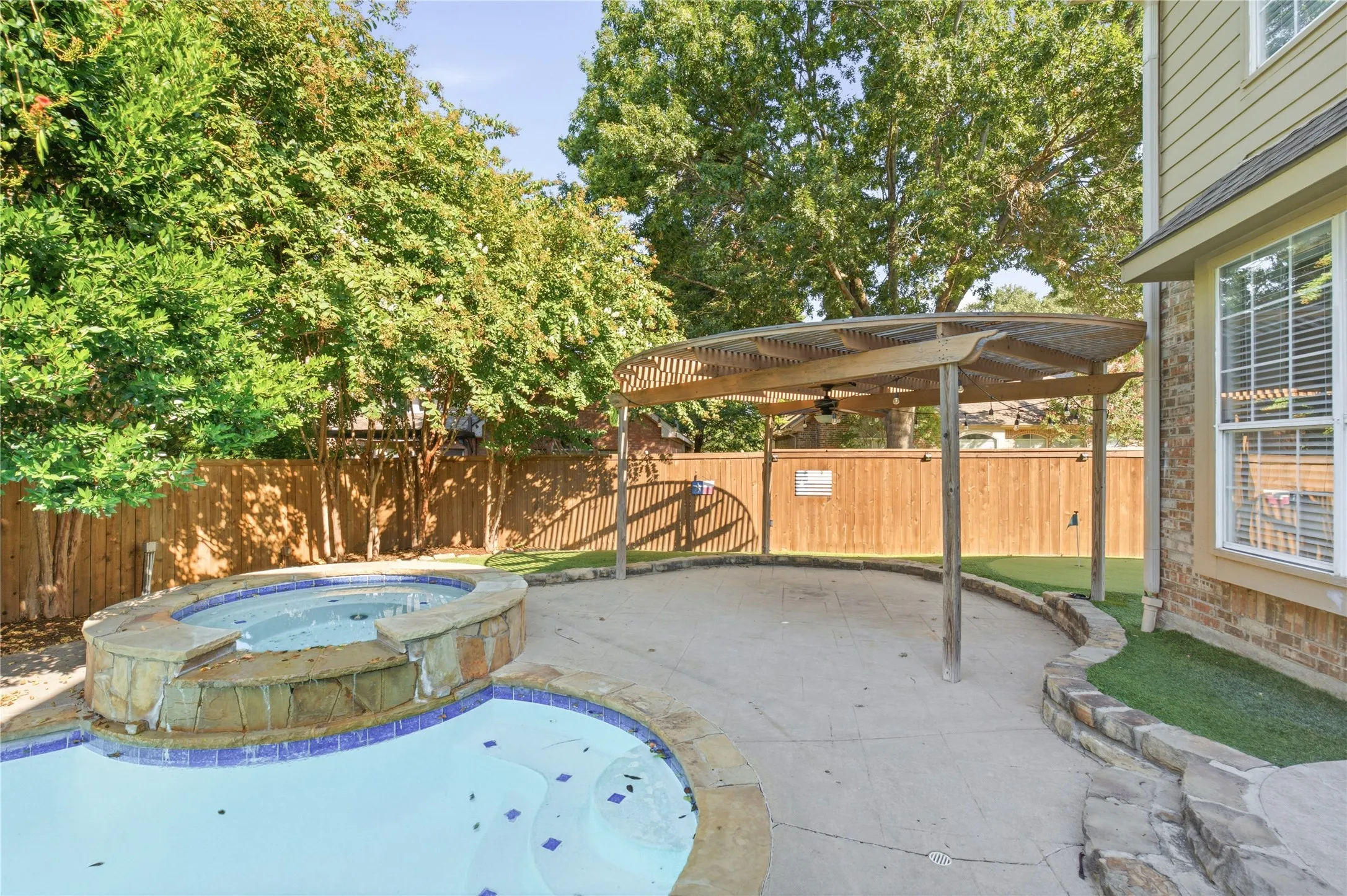 Single Family Residence For Sale in Collin County , 708 Autumn Ridge Drive, Mc Kinney, Texas 75072, 4 Bedroom, 3 Bathroom, 2 Garage spaces, 2,573 Sqft, built in 1994, mls#21370805, Real Estate Agent in Mc Kinney, Homes For Sale in Collin county, Homes For Sale in Mc Kinney, Realtor in Mc Kinney Texas, Real Estate Brokerage Independent Realty Texas, Luminita Cordes Realtor