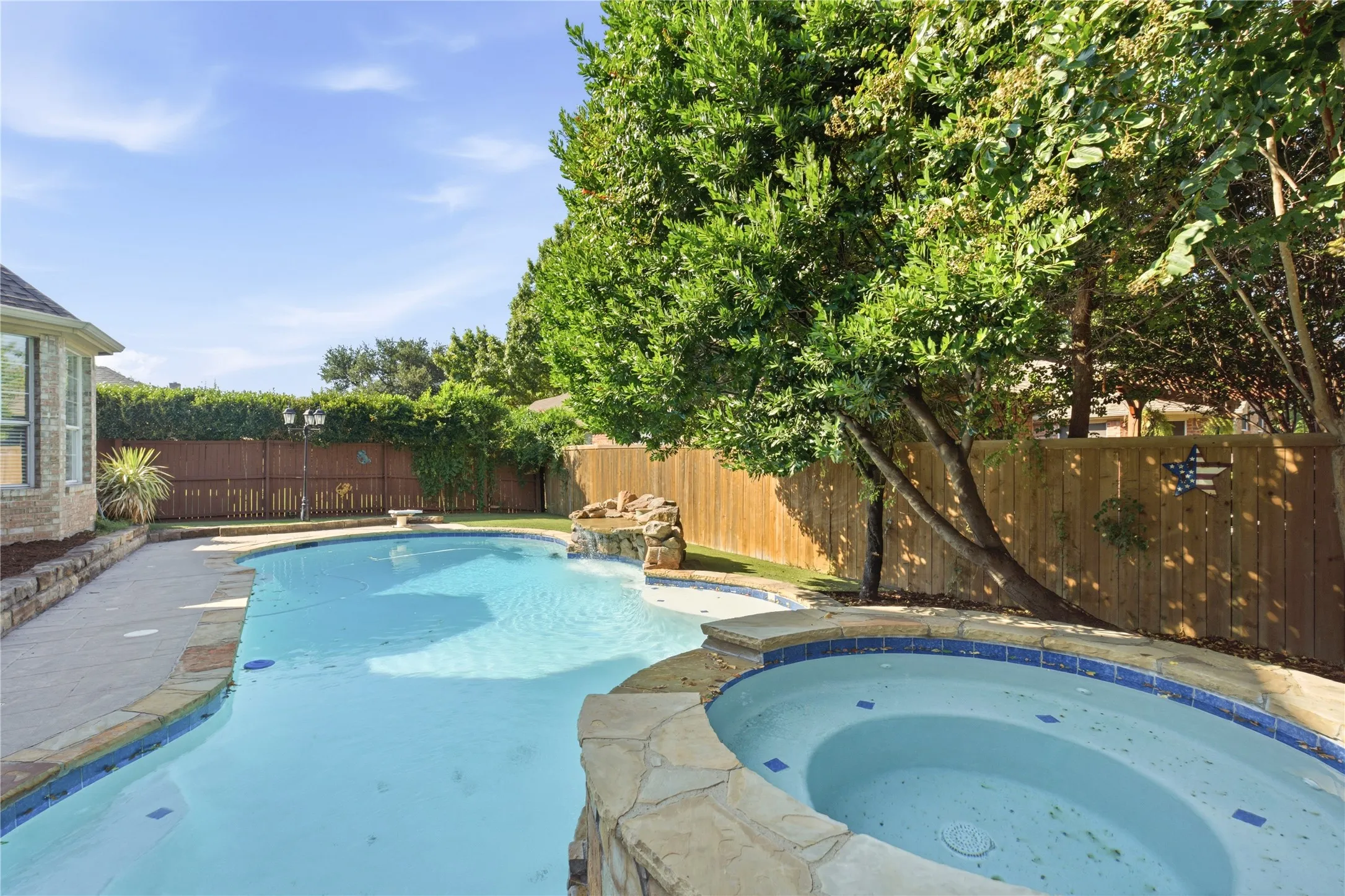 Single Family Residence For Sale in Collin County , 708 Autumn Ridge Drive, Mc Kinney, Texas 75072, 4 Bedroom, 3 Bathroom, 2 Garage spaces, 2,573 Sqft, built in 1994, mls#21370805, Real Estate Agent in Mc Kinney, Homes For Sale in Collin county, Homes For Sale in Mc Kinney, Realtor in Mc Kinney Texas, Real Estate Brokerage Independent Realty Texas, Luminita Cordes Realtor
