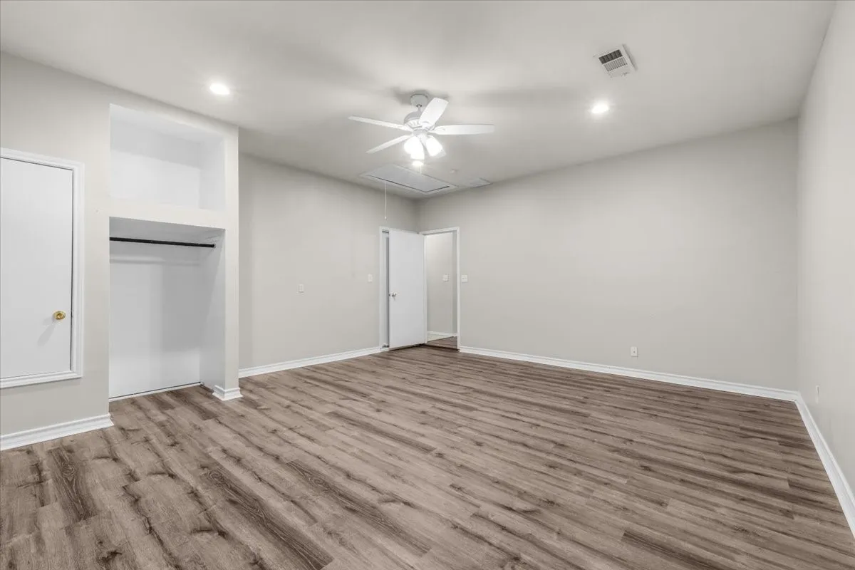 Single Family Residence For Sale in Denton County , 3933 Parkhaven Drive, Denton, Texas 76210, 4 Bedroom, 2 Bathroom, Garage spaces, 1,871 Sqft, built in 1997, mls#21371757, Real Estate Agent in Denton, Homes For Sale in Denton county, Homes For Sale in Denton, Realtor in Denton Texas, Real Estate Brokerage Independent Realty Texas, Luminita Cordes Realtor