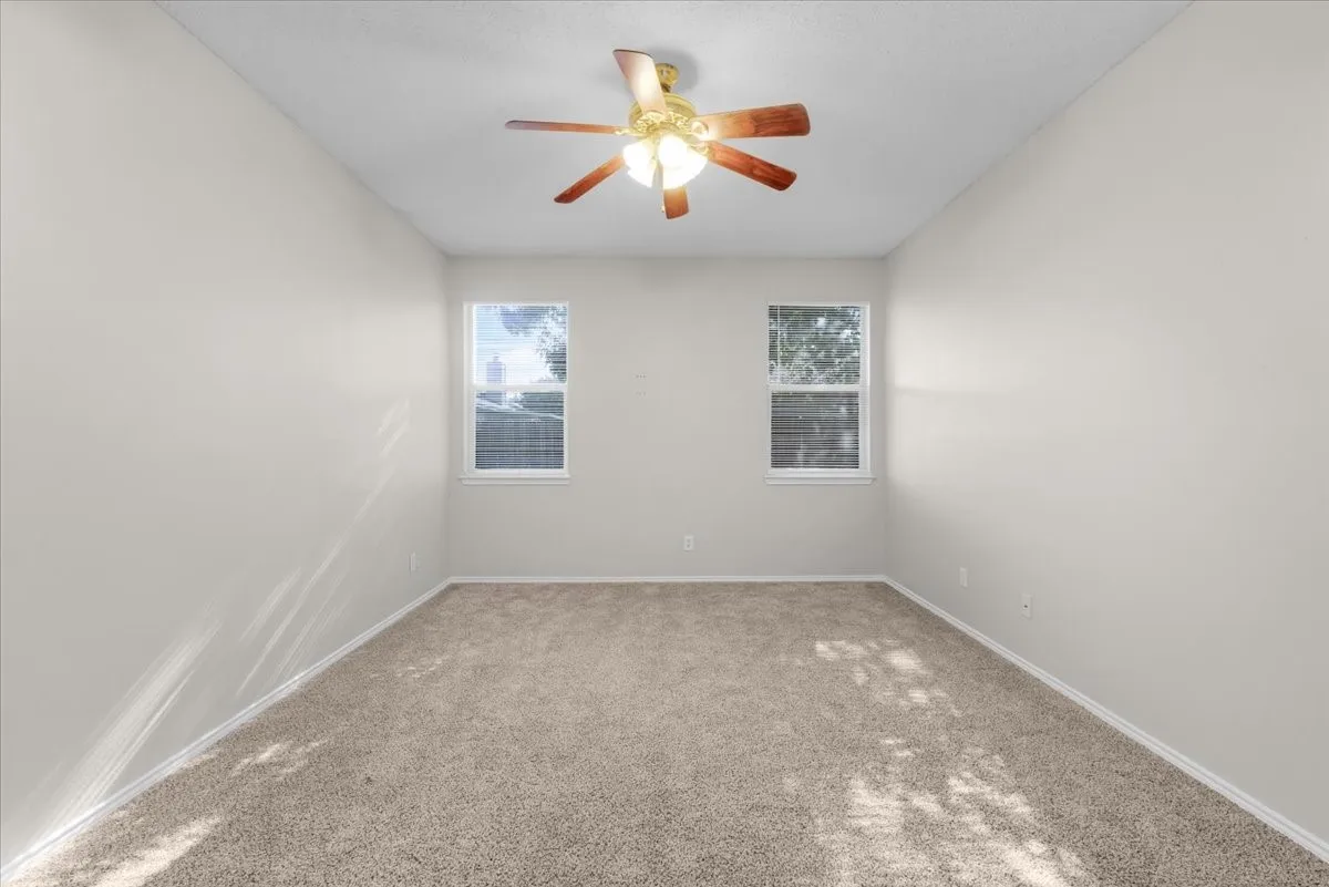 Single Family Residence For Sale in Denton County , 3933 Parkhaven Drive, Denton, Texas 76210, 4 Bedroom, 2 Bathroom, Garage spaces, 1,871 Sqft, built in 1997, mls#21371757, Real Estate Agent in Denton, Homes For Sale in Denton county, Homes For Sale in Denton, Realtor in Denton Texas, Real Estate Brokerage Independent Realty Texas, Luminita Cordes Realtor