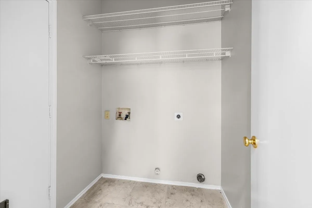 Single Family Residence For Sale in Denton County , 3933 Parkhaven Drive, Denton, Texas 76210, 4 Bedroom, 2 Bathroom, Garage spaces, 1,871 Sqft, built in 1997, mls#21371757, Real Estate Agent in Denton, Homes For Sale in Denton county, Homes For Sale in Denton, Realtor in Denton Texas, Real Estate Brokerage Independent Realty Texas, Luminita Cordes Realtor