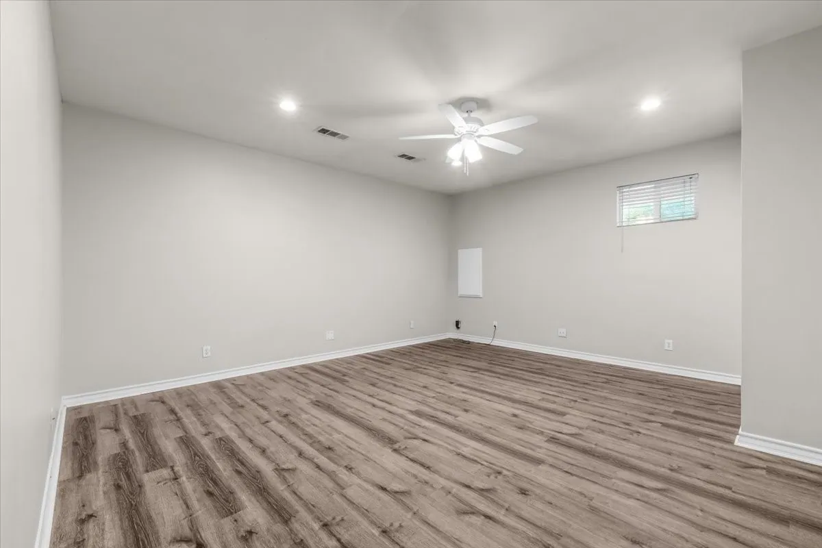 Single Family Residence For Sale in Denton County , 3933 Parkhaven Drive, Denton, Texas 76210, 4 Bedroom, 2 Bathroom, Garage spaces, 1,871 Sqft, built in 1997, mls#21371757, Real Estate Agent in Denton, Homes For Sale in Denton county, Homes For Sale in Denton, Realtor in Denton Texas, Real Estate Brokerage Independent Realty Texas, Luminita Cordes Realtor