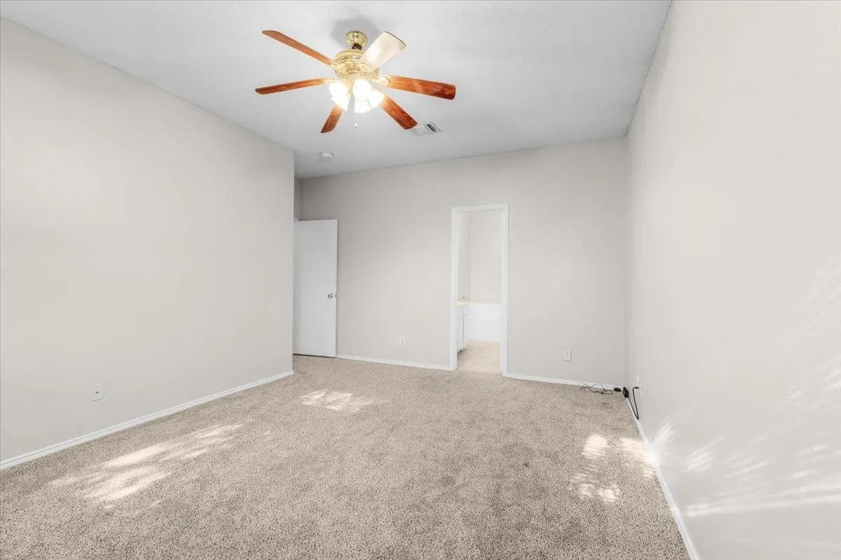 Single Family Residence For Sale in Denton County , 3933 Parkhaven Drive, Denton, Texas 76210, 4 Bedroom, 2 Bathroom, Garage spaces, 1,871 Sqft, built in 1997, mls#21371757, Real Estate Agent in Denton, Homes For Sale in Denton county, Homes For Sale in Denton, Realtor in Denton Texas, Real Estate Brokerage Independent Realty Texas, Luminita Cordes Realtor
