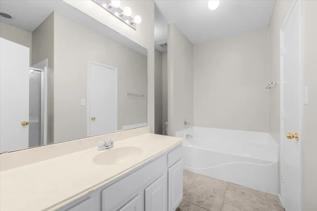 Single Family Residence For Sale in Denton County , 3933 Parkhaven Drive, Denton, Texas 76210, 4 Bedroom, 2 Bathroom, Garage spaces, 1,871 Sqft, built in 1997, mls#21371757, Real Estate Agent in Denton, Homes For Sale in Denton county, Homes For Sale in Denton, Realtor in Denton Texas, Real Estate Brokerage Independent Realty Texas, Luminita Cordes Realtor