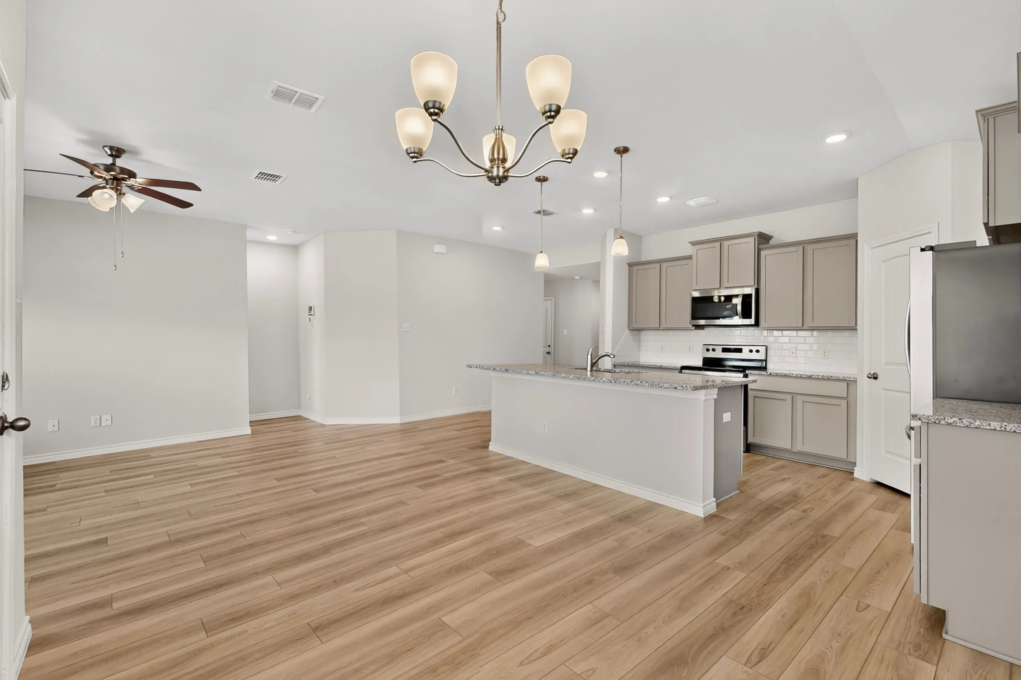 Single Family Residence For Sale in Mc Lennan County , 5713 Berkley Heights Drive, Waco, Texas 76708, 4 Bedroom, 2 Bathroom, 2 Garage spaces, 1,548 Sqft, built in 2023, mls#21369582, Real Estate Agent in Waco, Homes For Sale in Mc Lennan county, Homes For Sale in Waco, Realtor in Waco Texas, Real Estate Brokerage Independent Realty Texas, Luminita Cordes Realtor