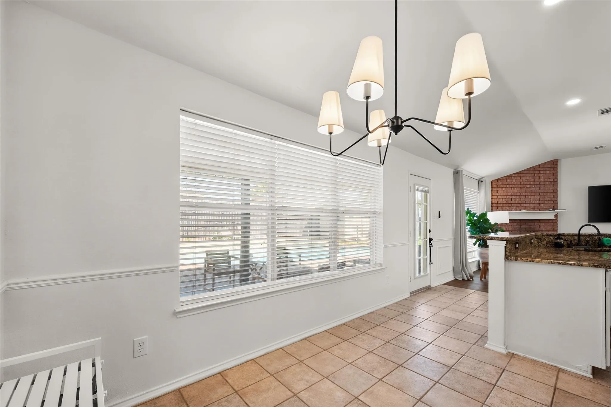 Single Family Residence For Sale in Tarrant County , 1711 Prescott Drive, Mansfield, Texas 76063, 3 Bedroom, 2 Bathroom, 2 Garage spaces, 1,629 Sqft, built in 1998, mls#21371728, Real Estate Agent in Mansfield, Homes For Sale in Tarrant county, Homes For Sale in Mansfield, Realtor in Mansfield Texas, Real Estate Brokerage Independent Realty Texas, Luminita Cordes Realtor