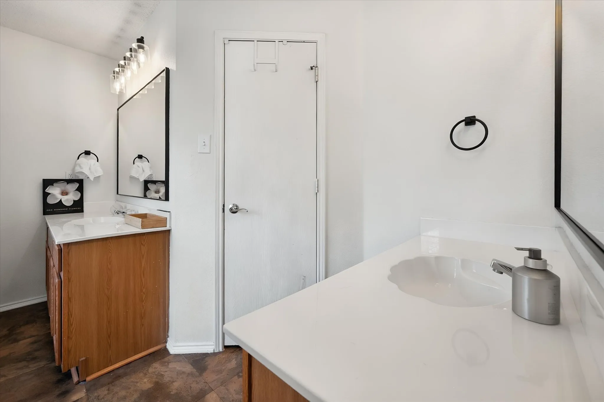 Single Family Residence For Sale in Tarrant County , 1711 Prescott Drive, Mansfield, Texas 76063, 3 Bedroom, 2 Bathroom, 2 Garage spaces, 1,629 Sqft, built in 1998, mls#21371728, Real Estate Agent in Mansfield, Homes For Sale in Tarrant county, Homes For Sale in Mansfield, Realtor in Mansfield Texas, Real Estate Brokerage Independent Realty Texas, Luminita Cordes Realtor